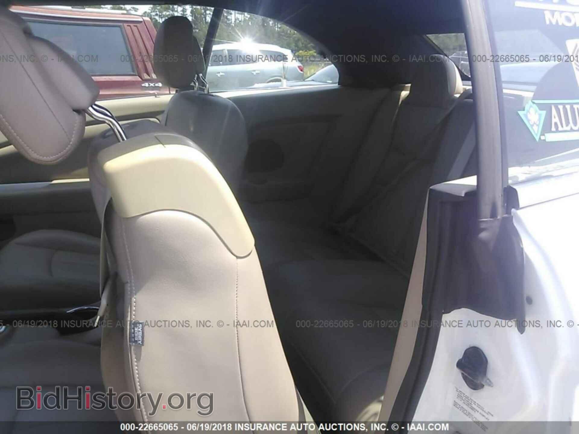 2011 Chrysler 200 - VIN: 1C3BC2EG1BN623722 - Фото 8