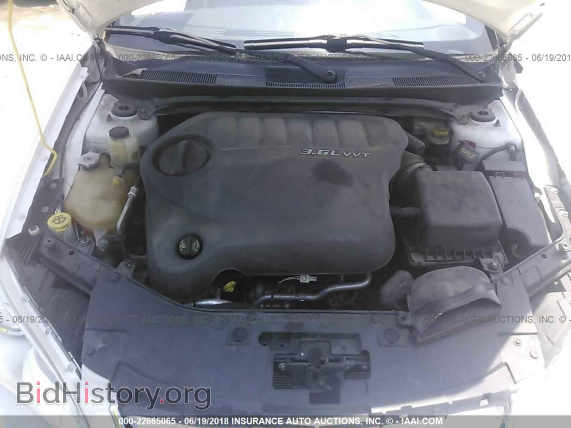 2011 Chrysler 200 - VIN: 1C3BC2EG1BN623722 - Фото 10
