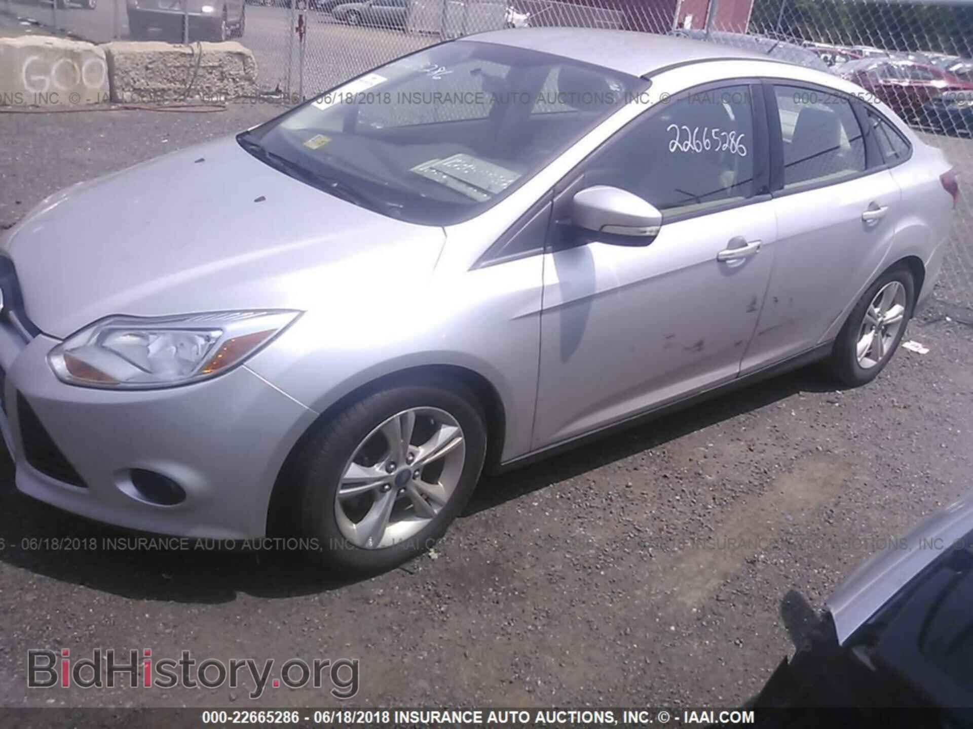 2014 Ford Focus - VIN: 1FADP3F27EL124317 - Photo 2