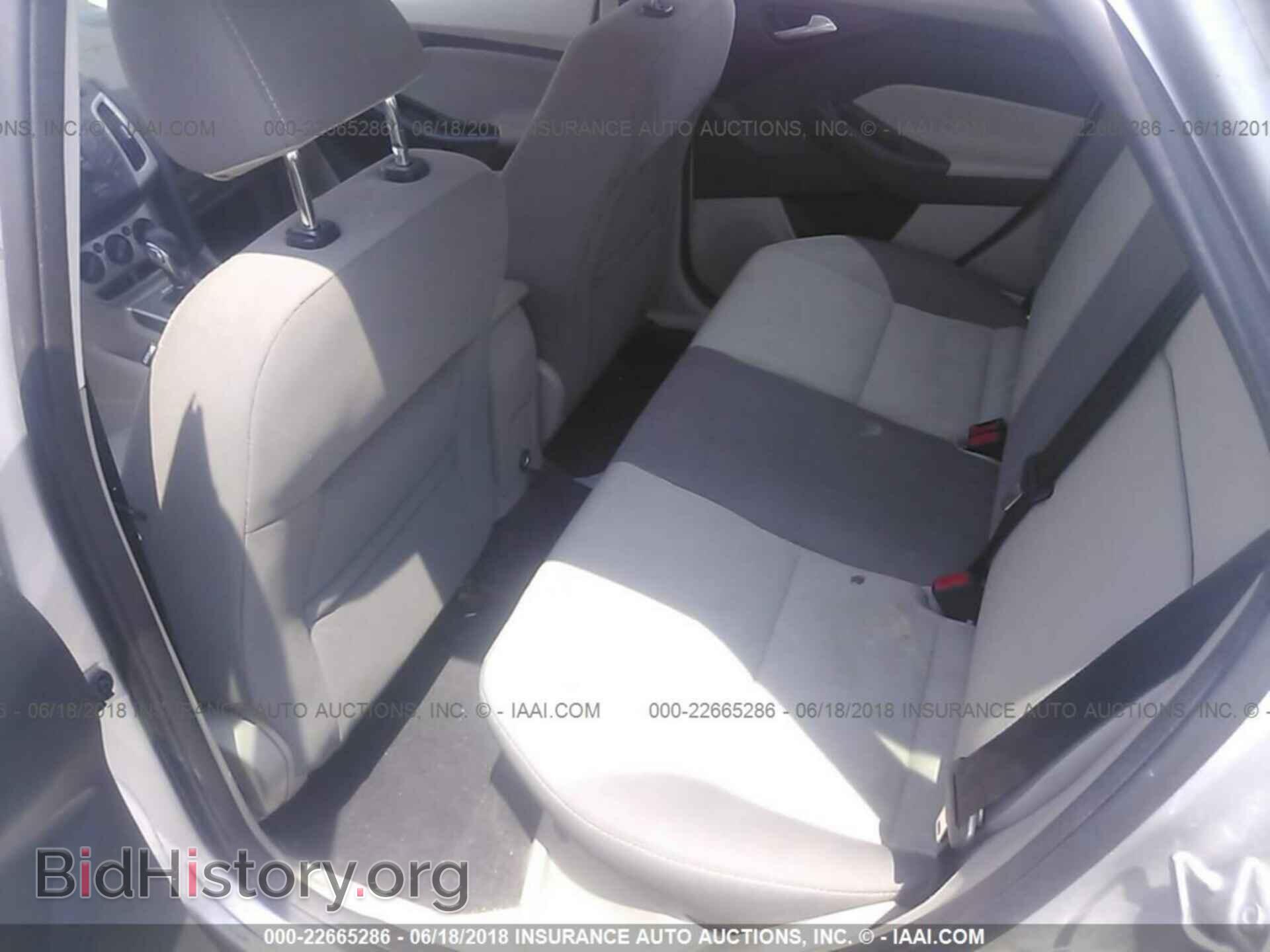 2014 Ford Focus - VIN: 1FADP3F27EL124317 - Photo 8
