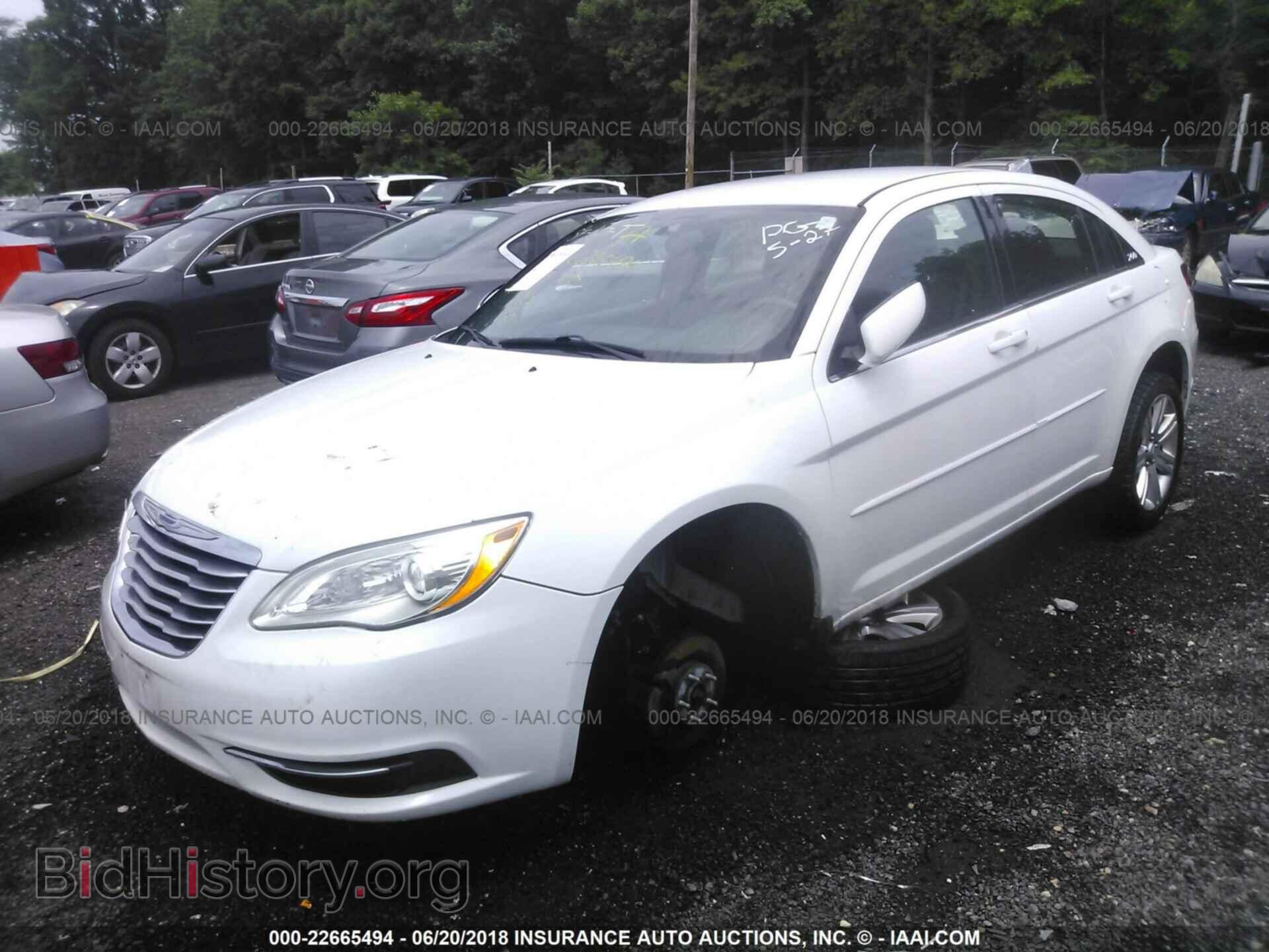 2013 Chrysler 200 - VIN: 1C3CCBBB4DN656147 - Photo 2