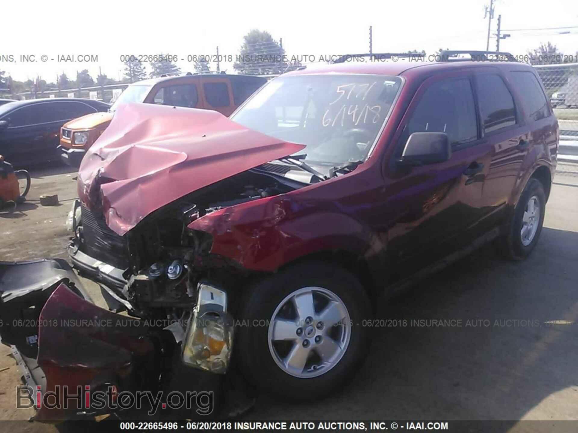 2012 Ford Escape - VIN: 1FMCU0D74CKB75171 - Photo 2