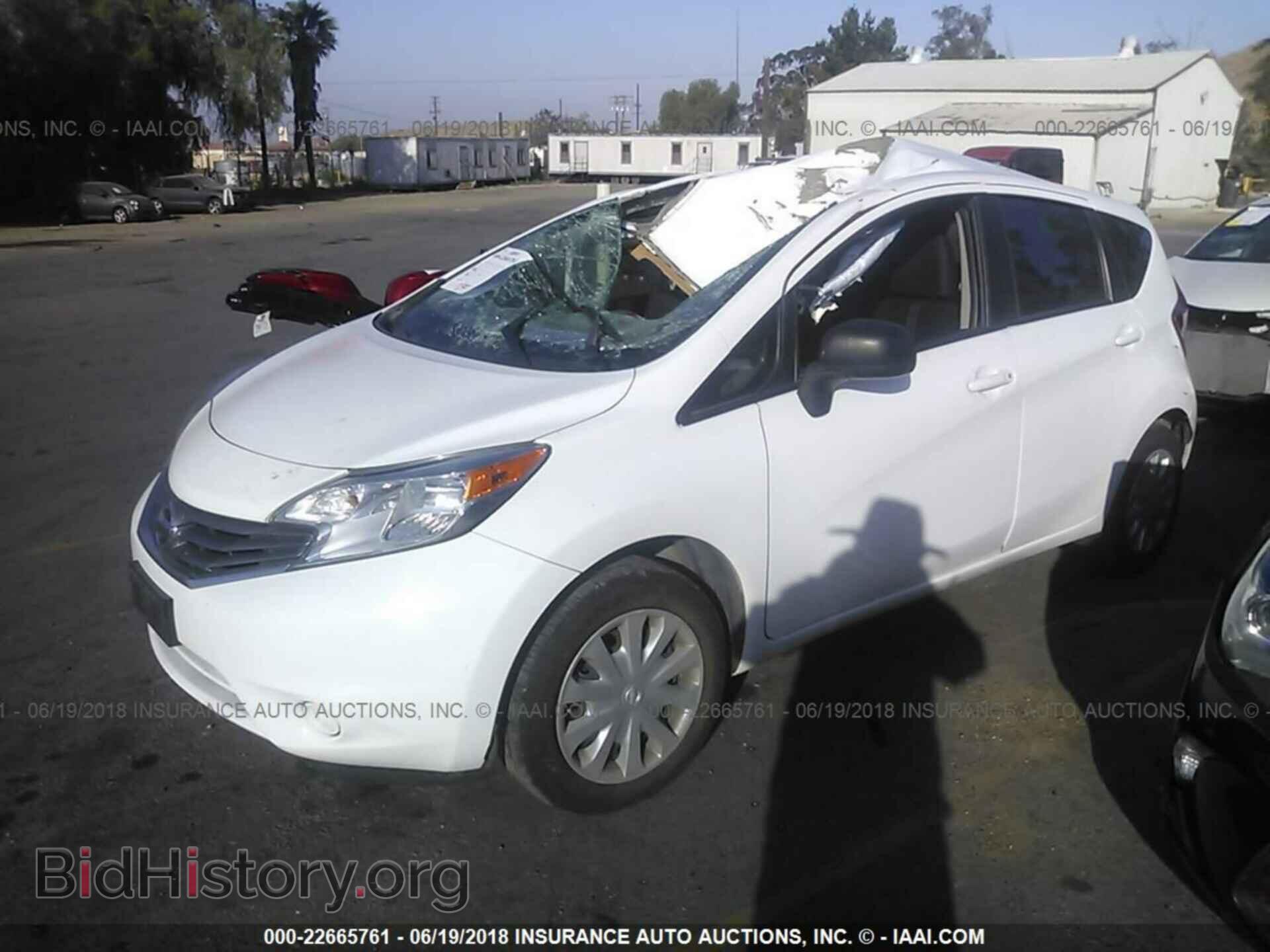2015 Nissan Versa note - VIN: 3N1CE2CP8FL396325 - Photo 2