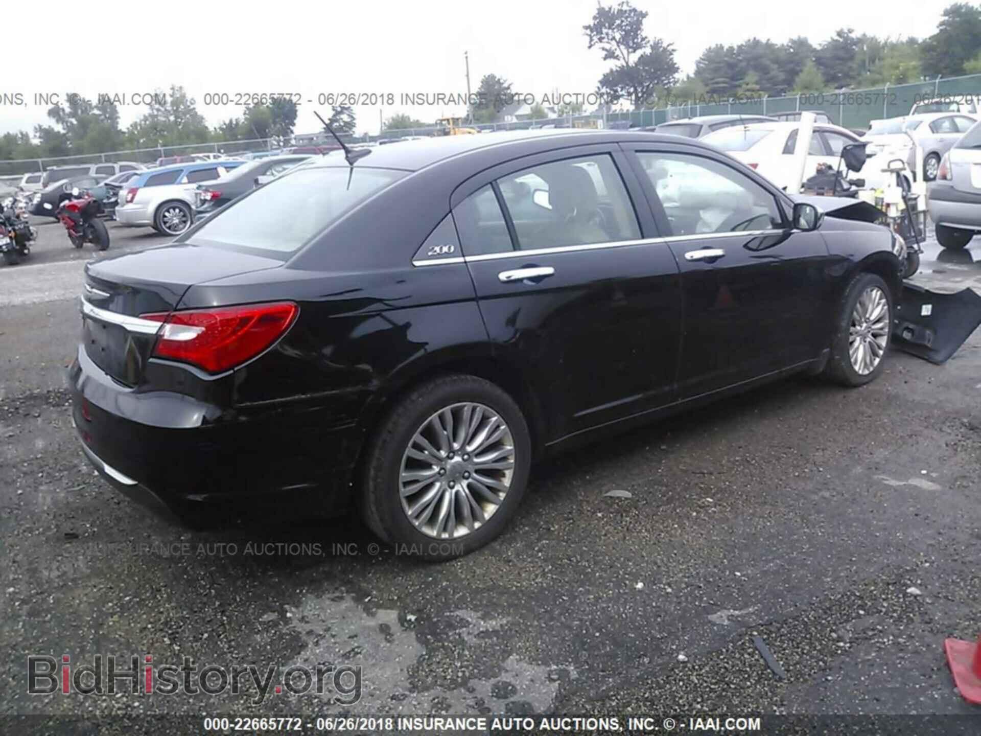 2013 Chrysler 200 - VIN: 1C3CCBCGXDN651707 - Photo 4