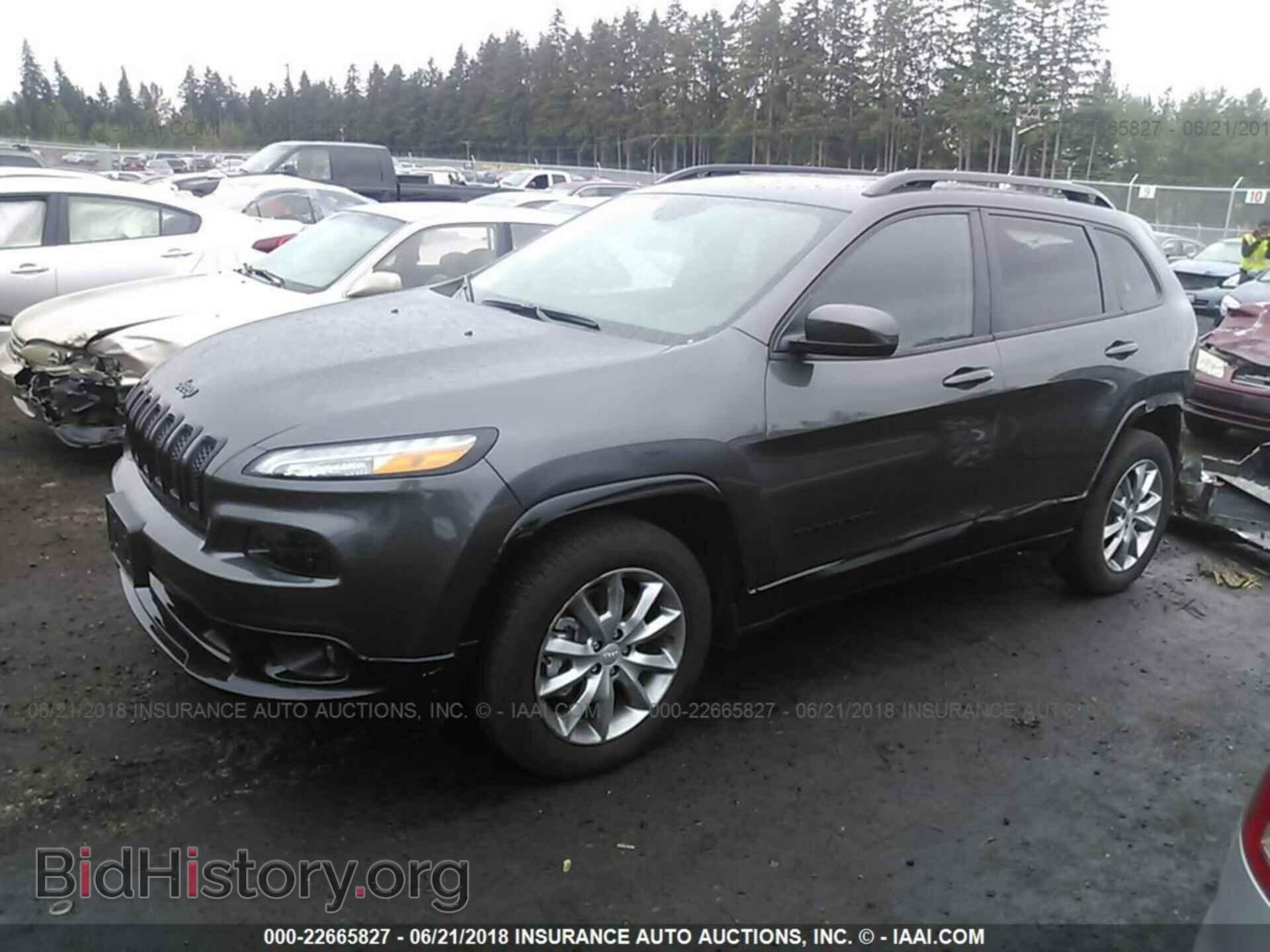 2018 Jeep Cherokee - VIN: 1C4PJMCX0JD588701 - Фото 2