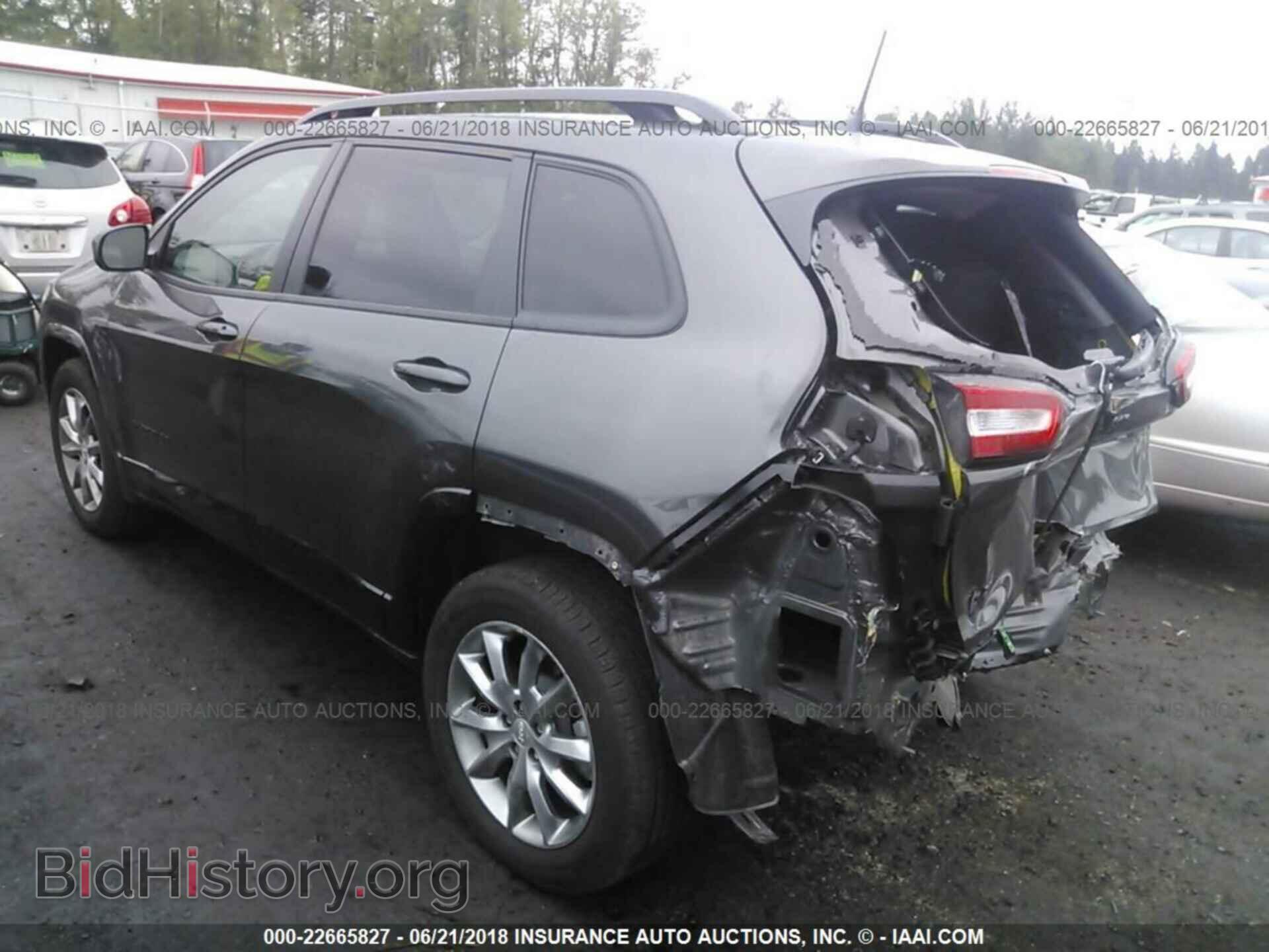2018 Jeep Cherokee - VIN: 1C4PJMCX0JD588701 - Фото 3