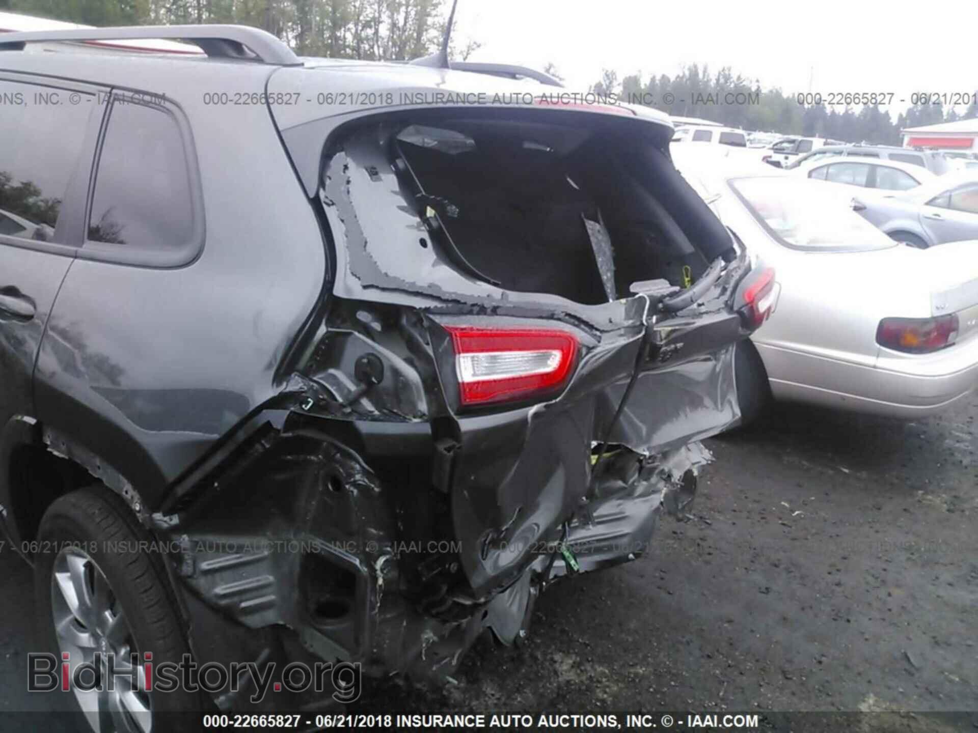2018 Jeep Cherokee - VIN: 1C4PJMCX0JD588701 - Фото 6