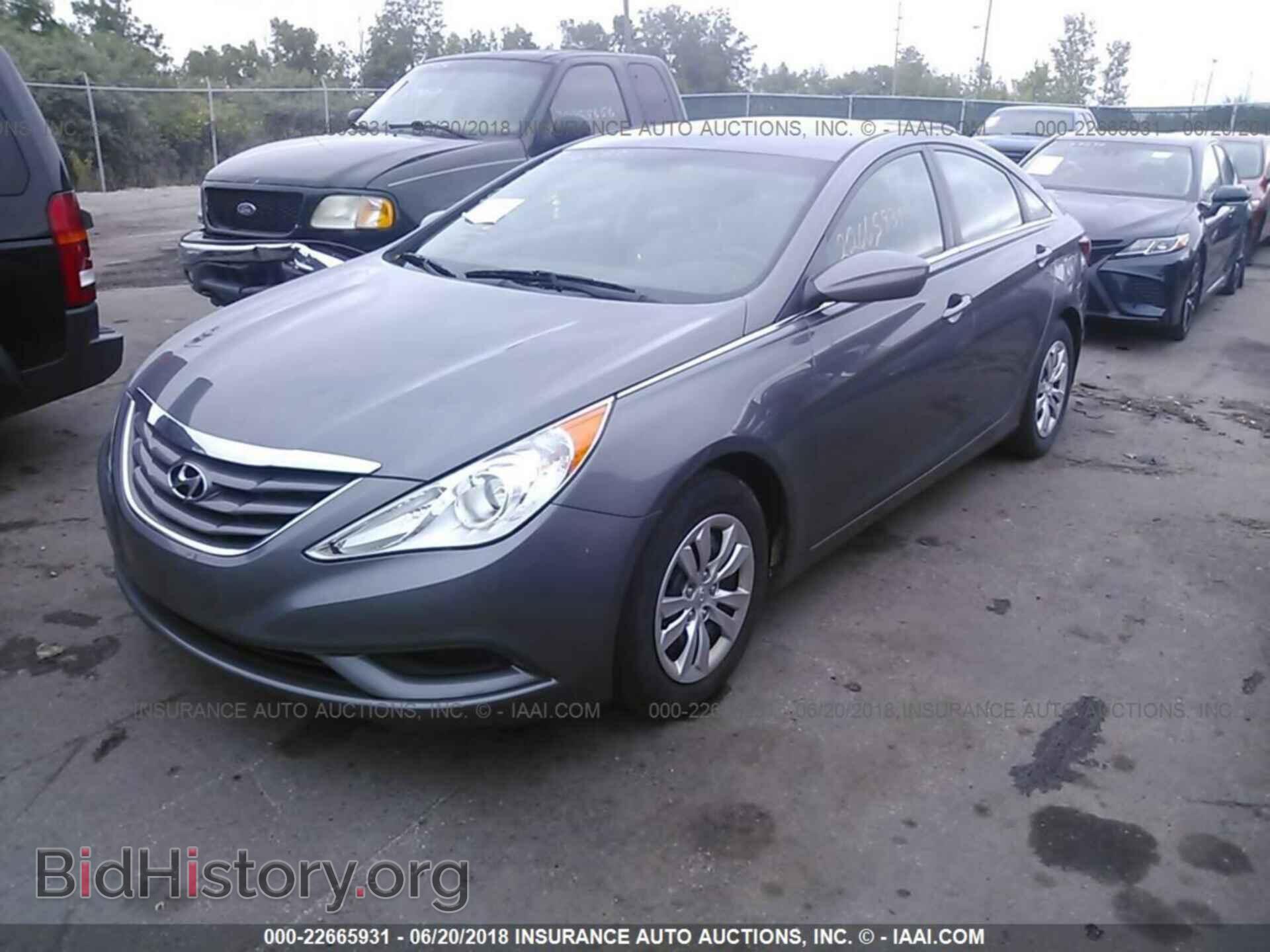 2012 Hyundai Sonata - VIN: 5NPEB4AC8CH318360 - Фото 2