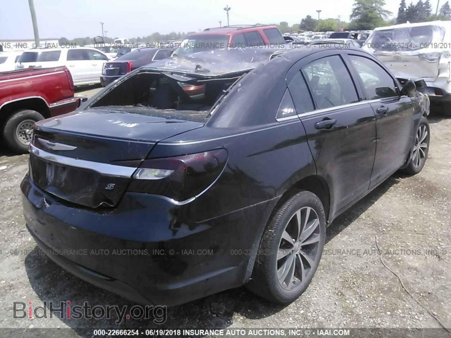 2013 Chrysler 200 - VIN: 1C3CCBBB6DN655324 - Фото 4