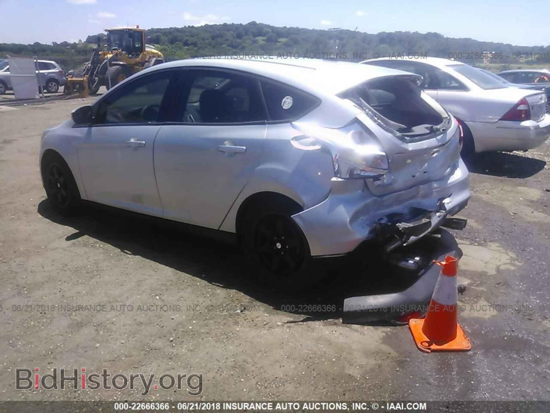 2014 Ford Focus - VIN: 1FADP3K29EL170964 - Photo 3