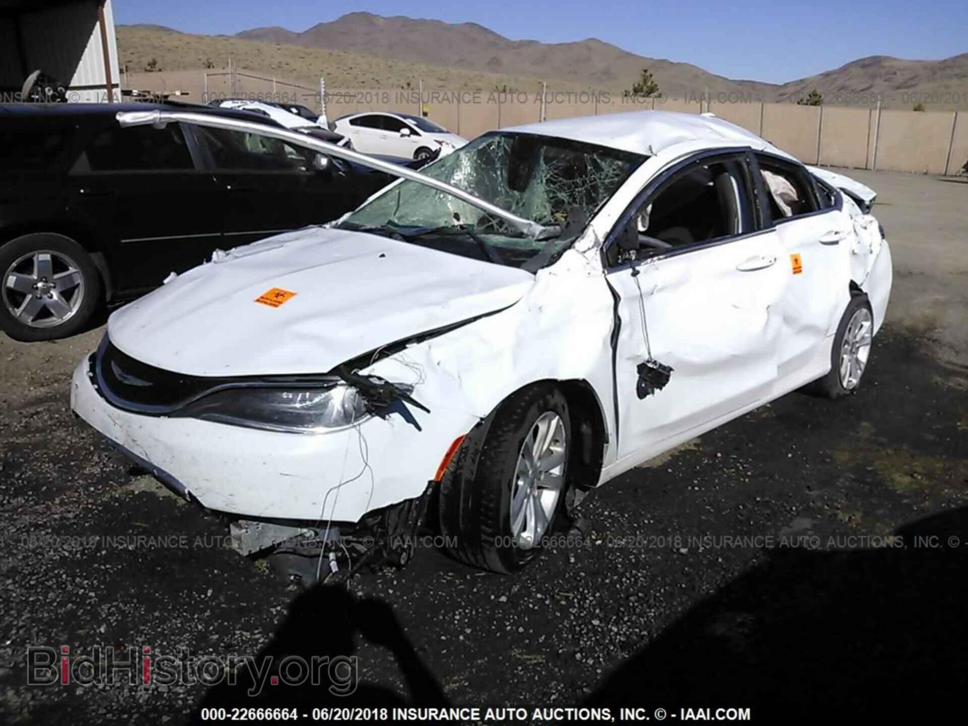 2015 Chrysler 200 - VIN: 1C3CCCAB6FN595636 - Photo 2