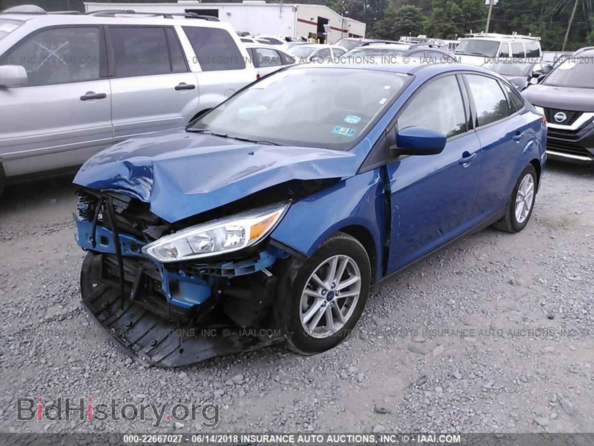 2018 Ford Focus - VIN: 1FADP3F26JL212639 - Фото 2