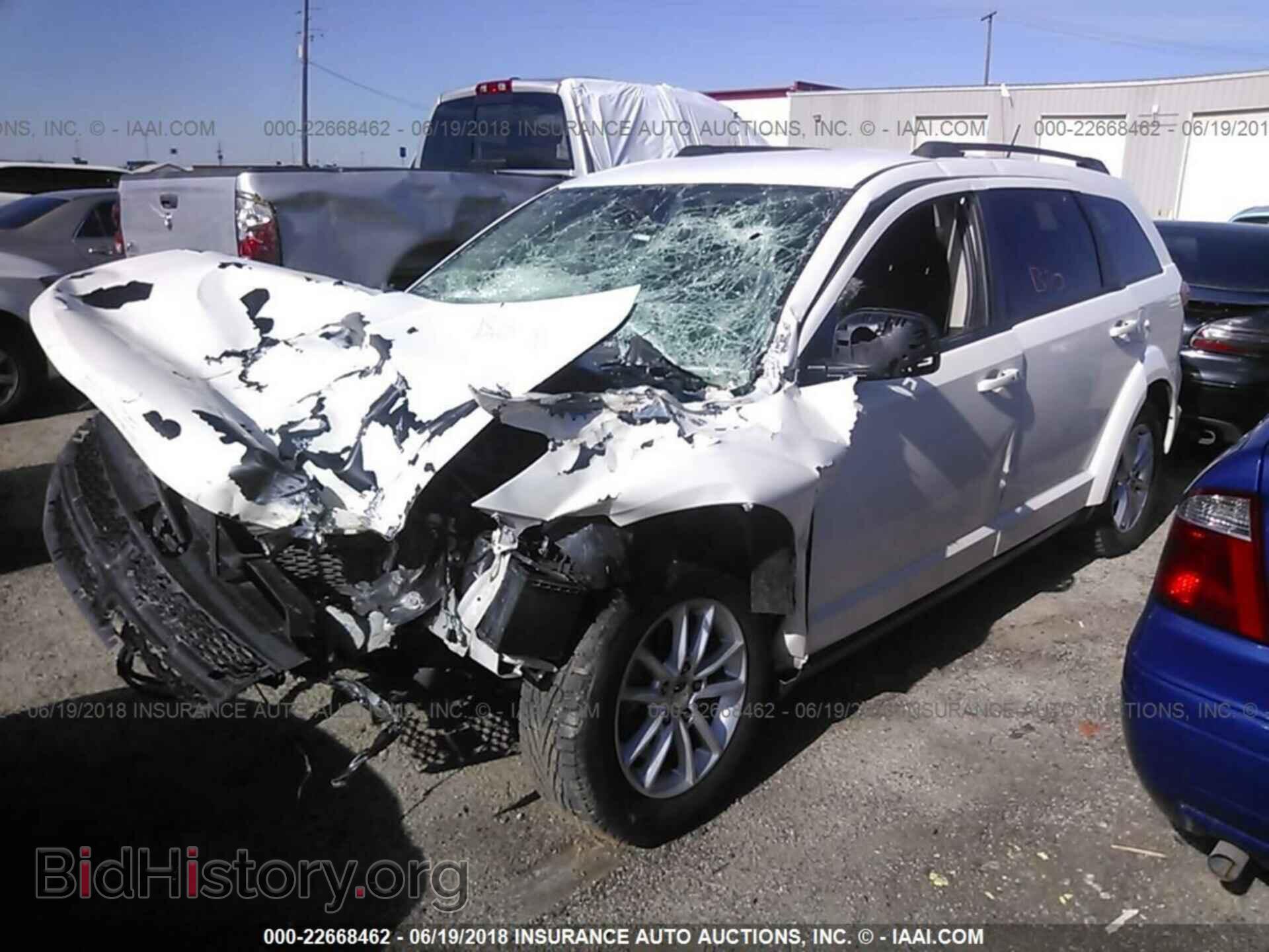 2015 Dodge Journey - VIN: 3C4PDCBG1FT726542 - Photo 2