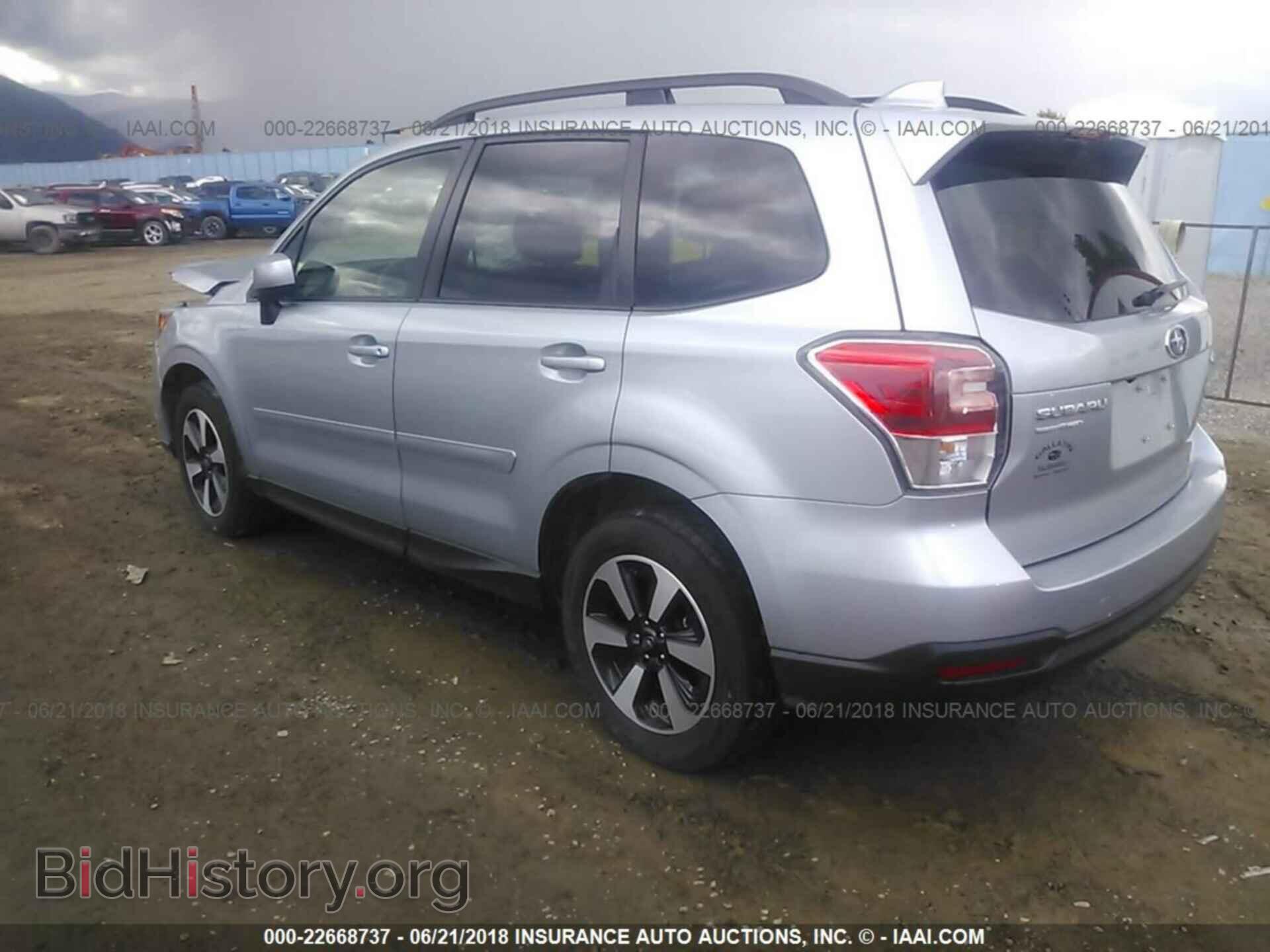 2018 Subaru Forester - VIN: JF2SJAEC0JG427686 - Фото 3