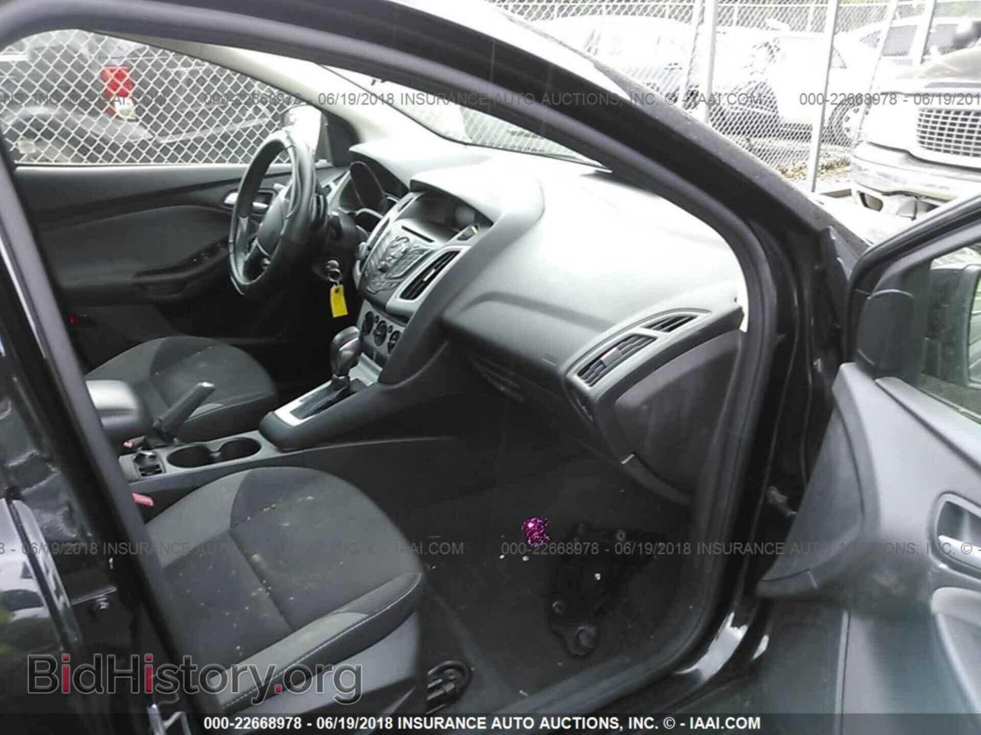 2013 Ford Focus - VIN: 1FADP3F20DL208218 - Photo 5