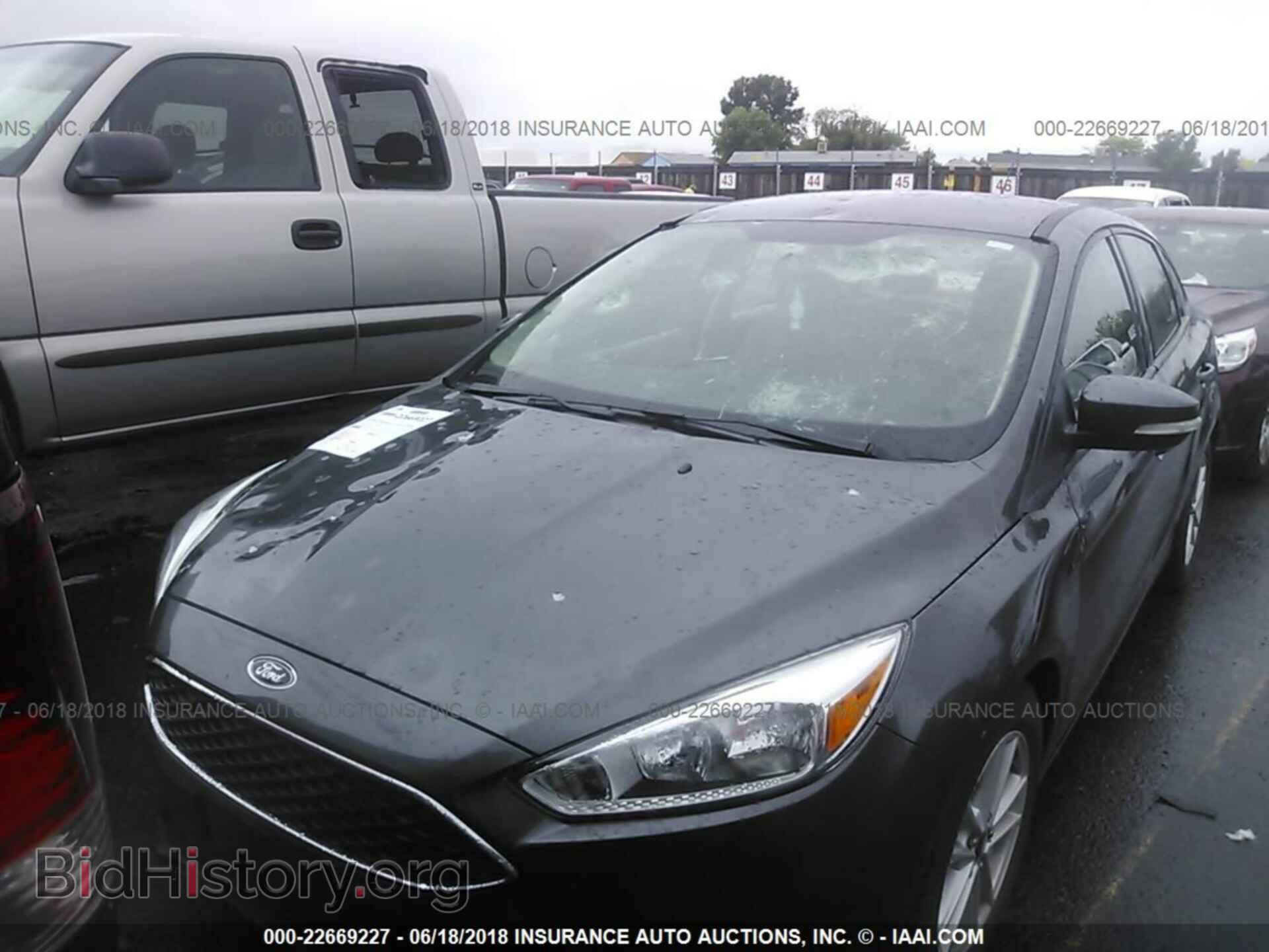 2015 Ford Focus - VIN: 1FADP3F23FL348377 - Photo 6