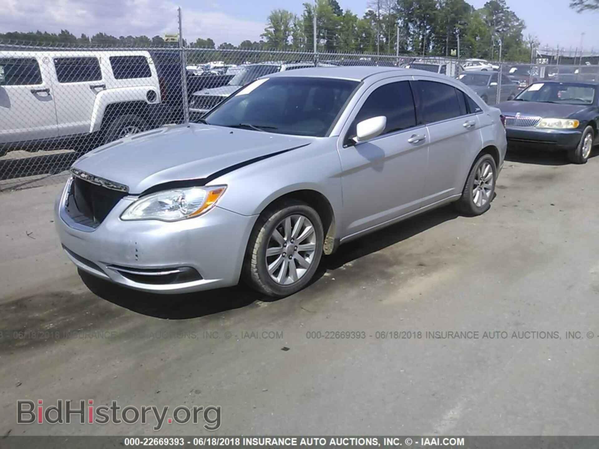 2012 Chrysler 200 - VIN: 1C3CCBBB1CN302147 - Фото 2