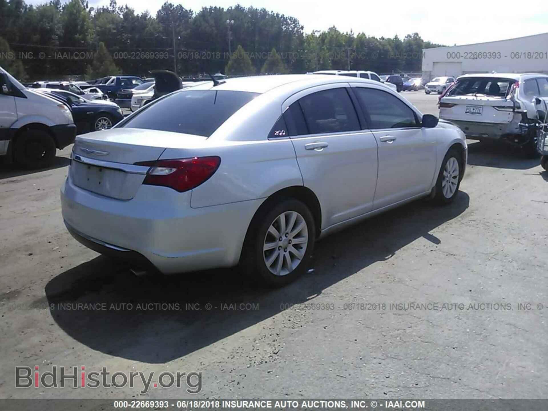 2012 Chrysler 200 - VIN: 1C3CCBBB1CN302147 - Фото 4