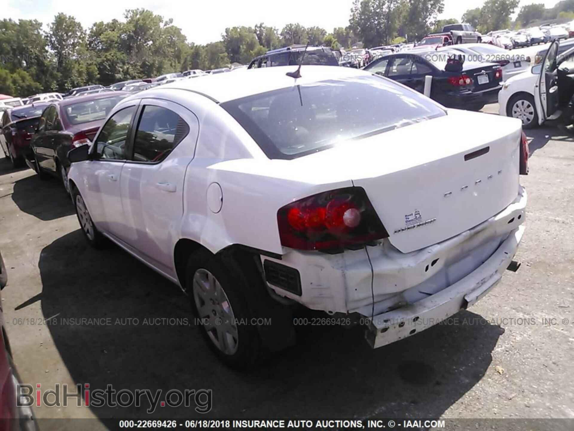 2011 Dodge Avenger - VIN: 1B3BD4FB8BN578447 - Photo 3