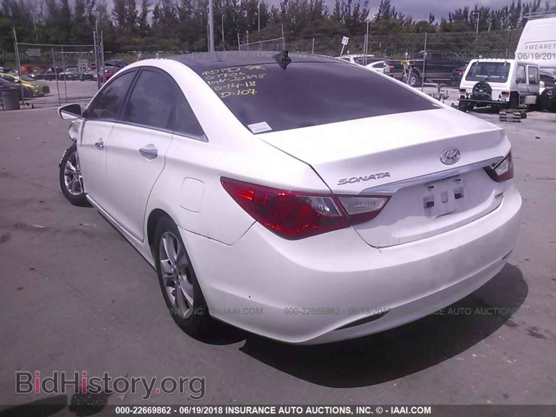 2012 Hyundai Sonata - VIN: 5NPEC4ACXCH461369 - Photo 3