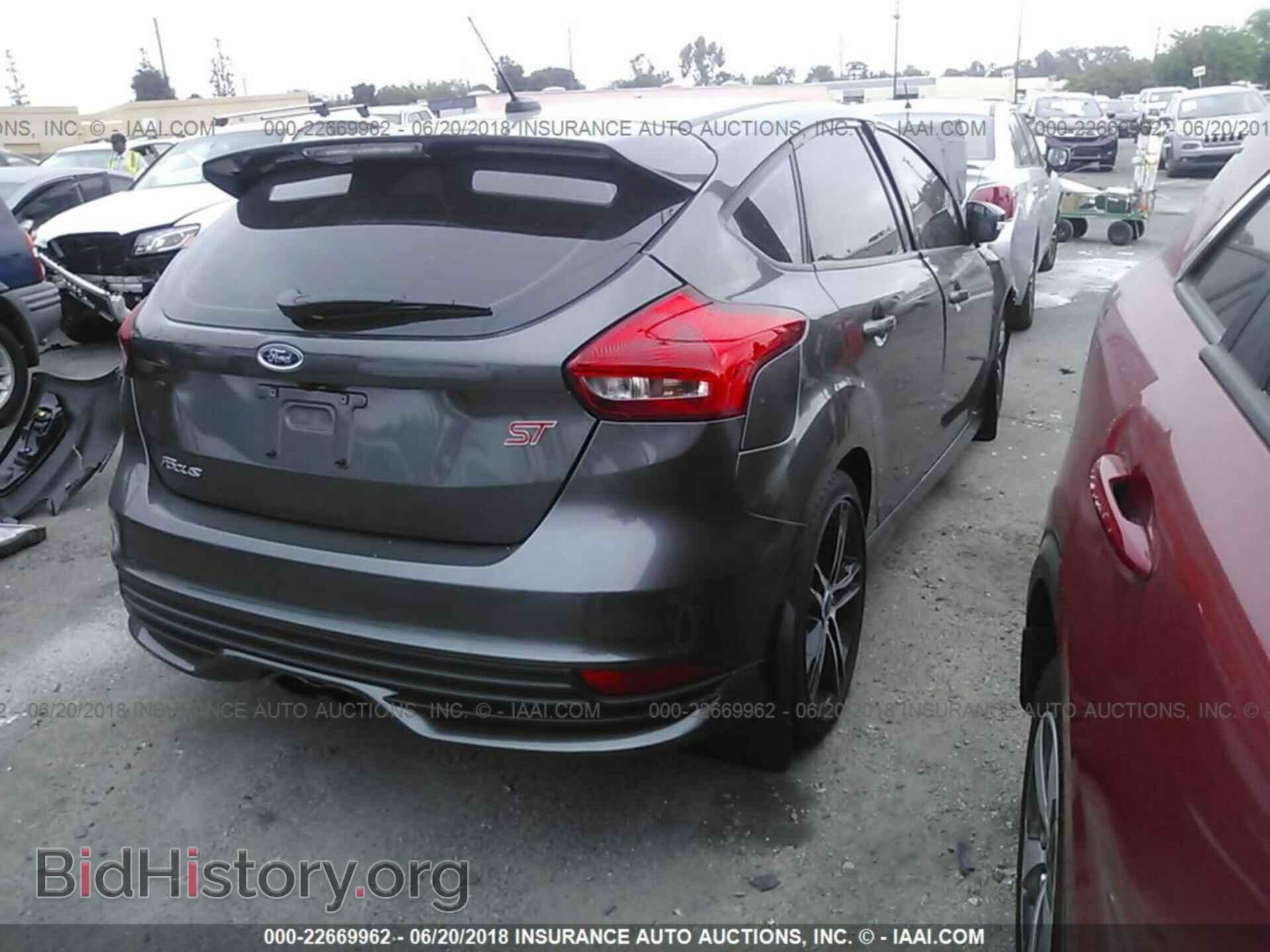 2018 Ford Focus - VIN: 1FADP3L90JL233343 - Фото 4