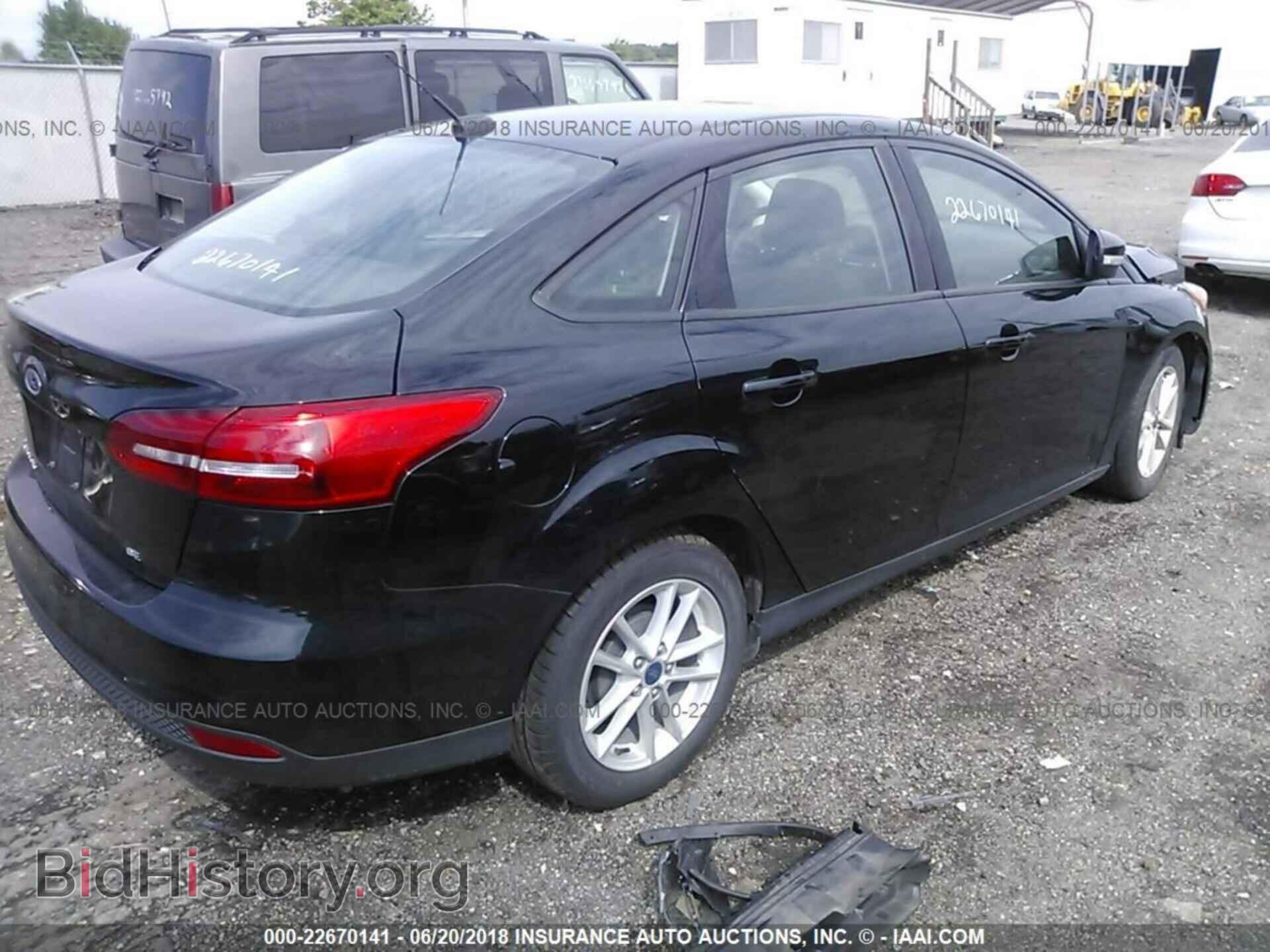 2016 Ford Focus - VIN: 1FADP3F21GL350503 - Photo 4