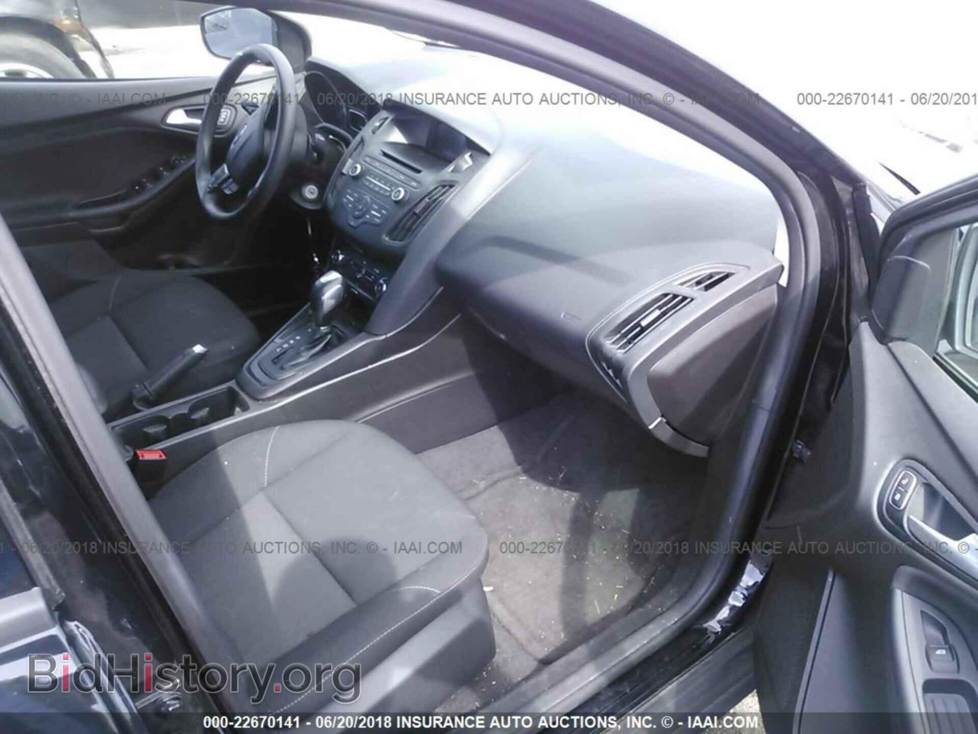2016 Ford Focus - VIN: 1FADP3F21GL350503 - Photo 5