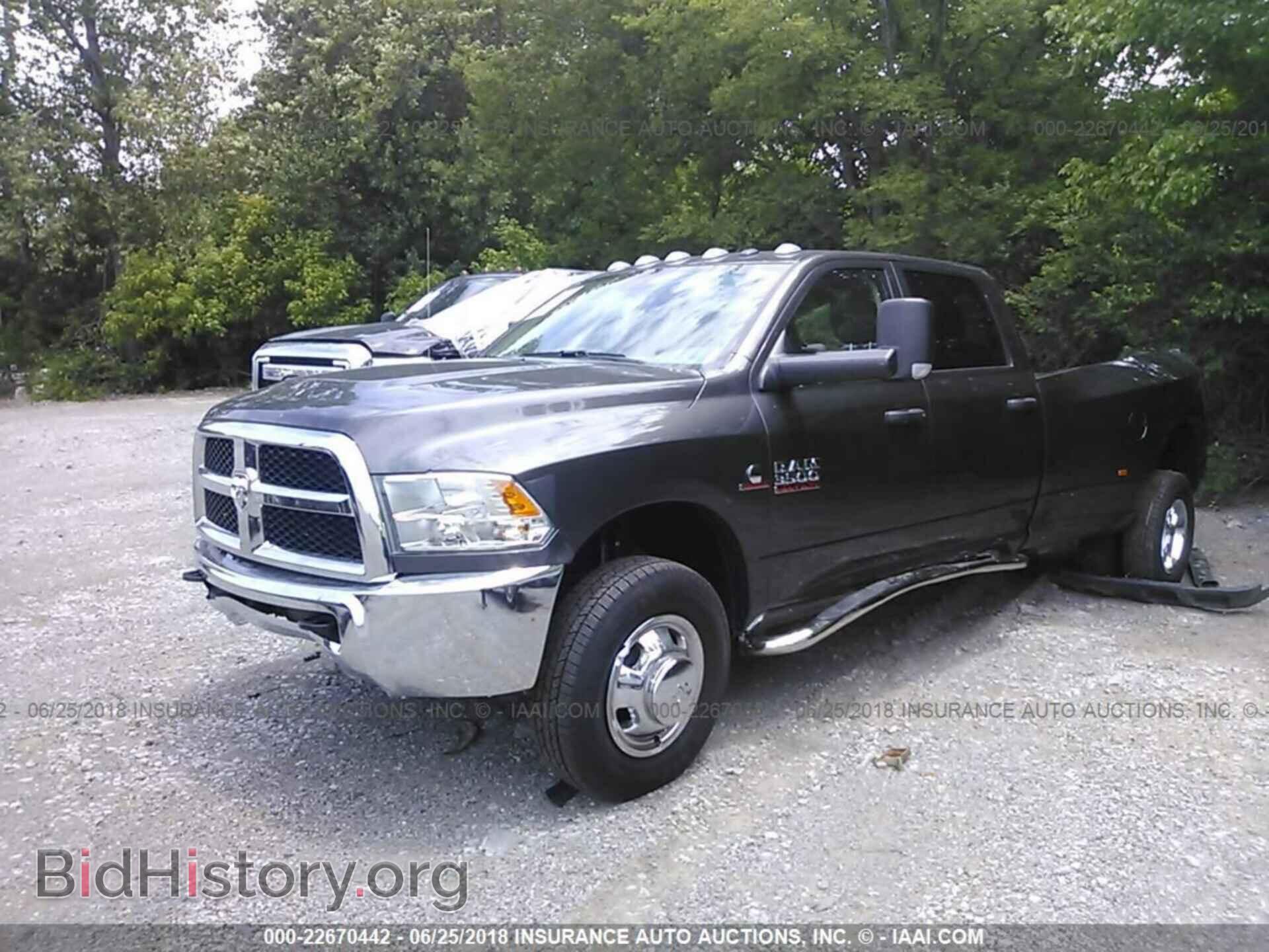 2018 Ram 3500 - VIN: 3C63RRGL0JG266985 - Photo 2