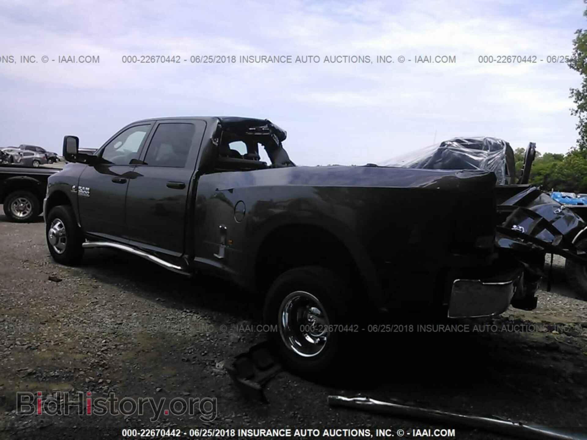 2018 Ram 3500 - VIN: 3C63RRGL0JG266985 - Photo 3