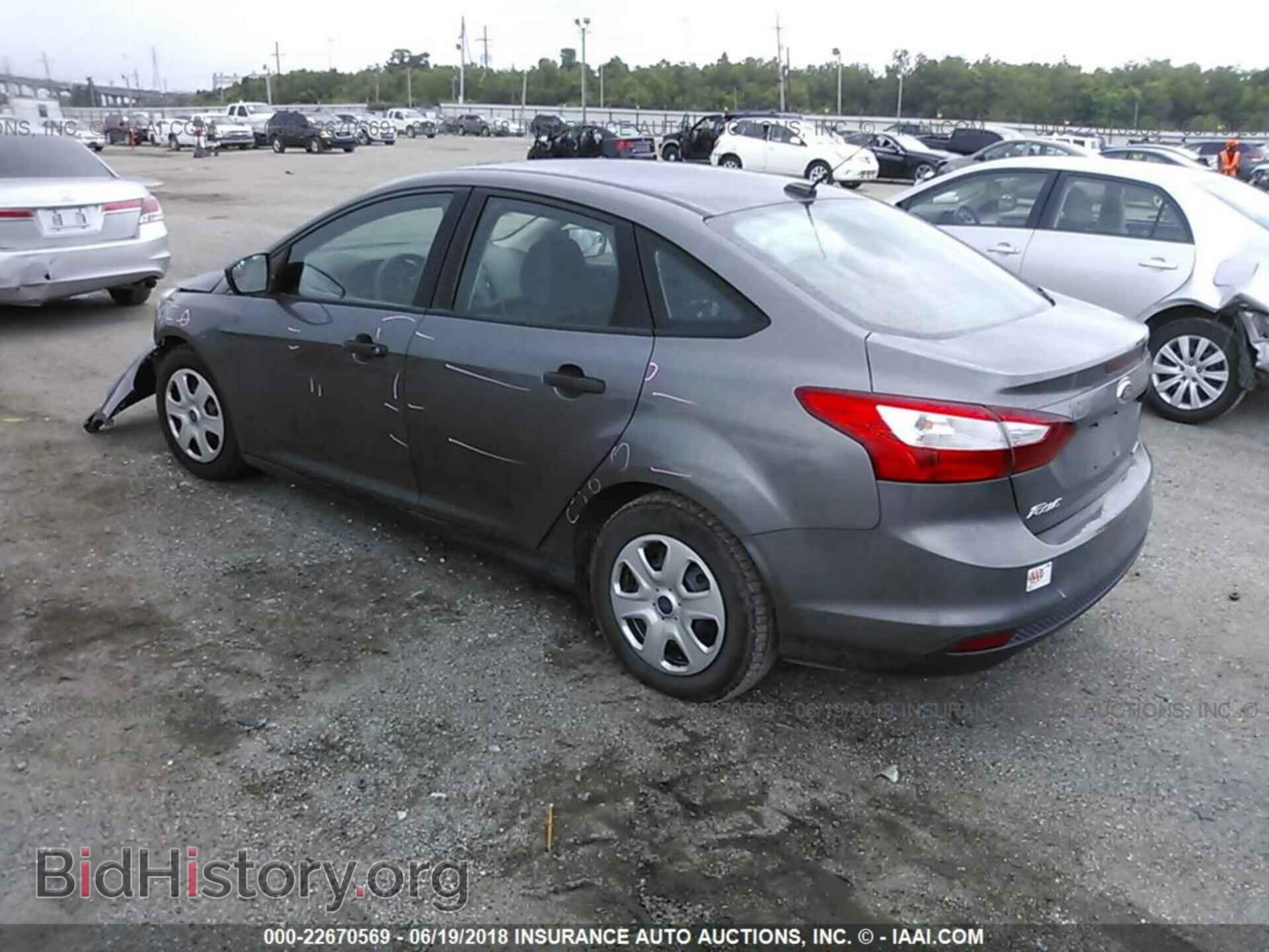 2012 Ford Focus - VIN: 1FAHP3E22CL413430 - Photo 3