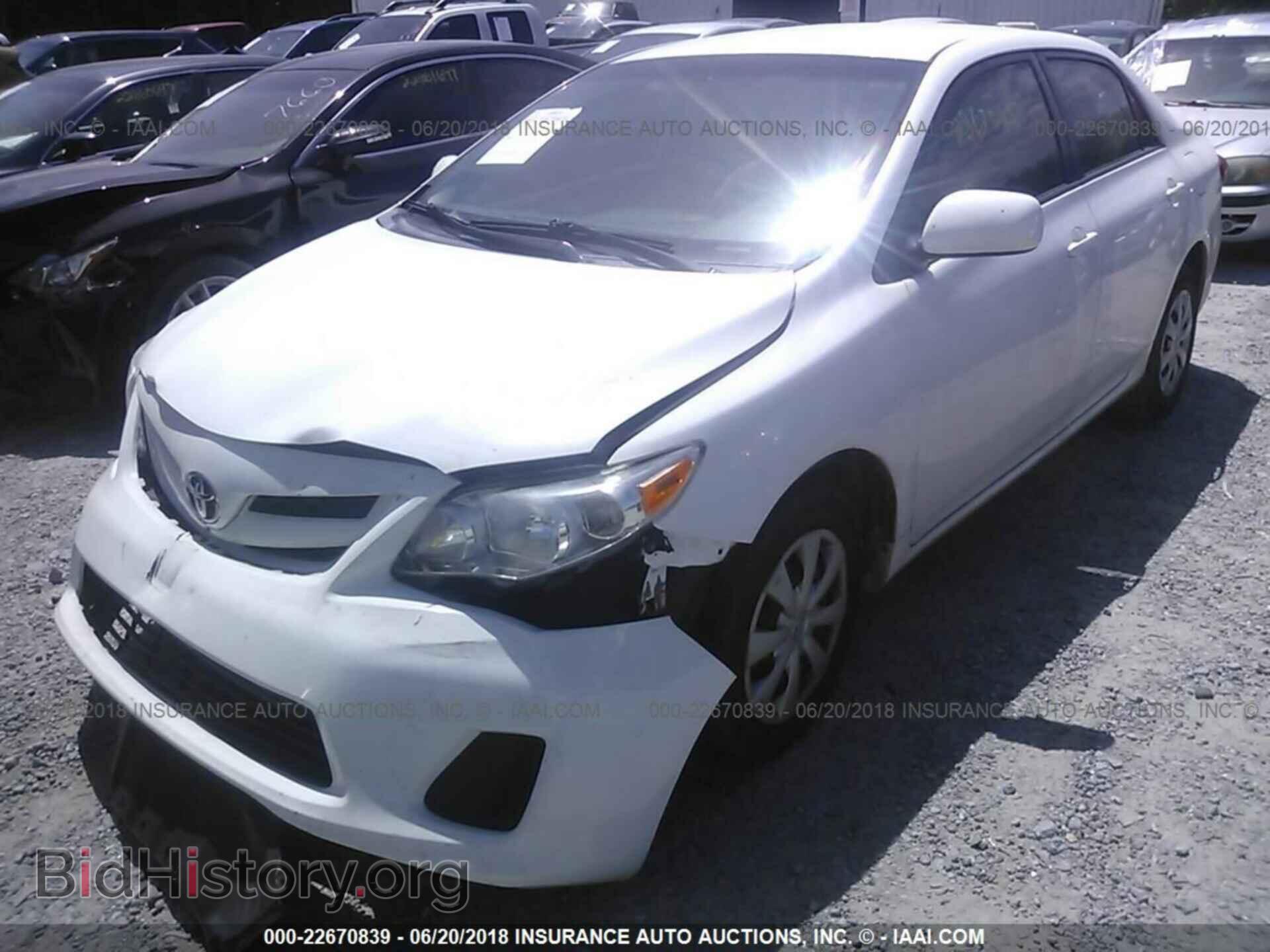 2011 Toyota Corolla - VIN: 2T1BU4EE0BC715751 - Фото 2