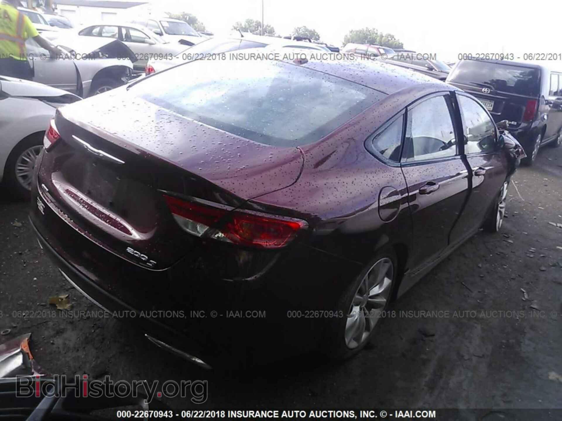 2015 Chrysler 200 - VIN: 1C3CCCDG6FN757367 - Photo 4