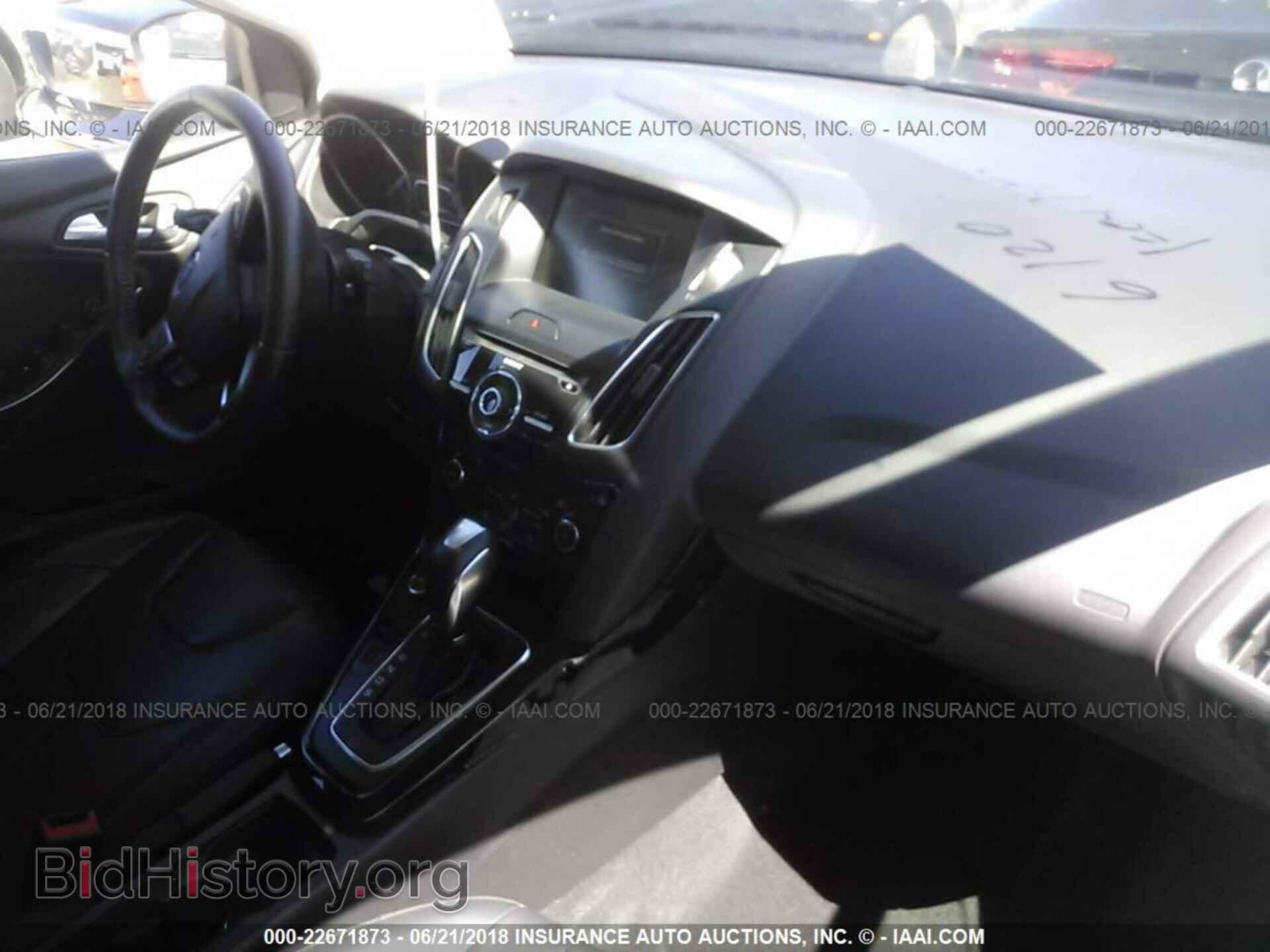 2015 Ford Focus - VIN: 1FADP3N21FL241765 - Photo 5