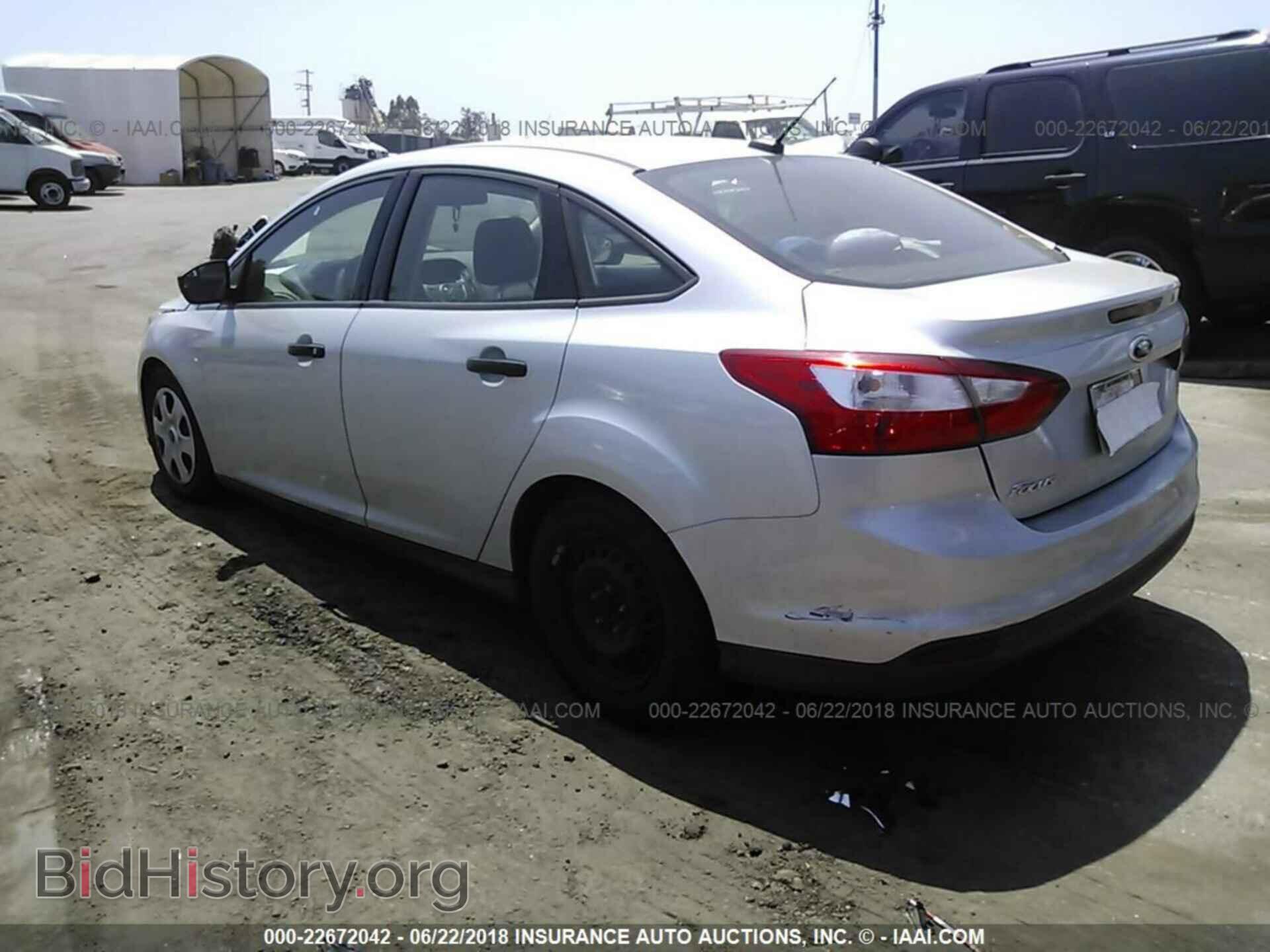 2012 Ford Focus - VIN: 1FAHP3E20CL343202 - Photo 3