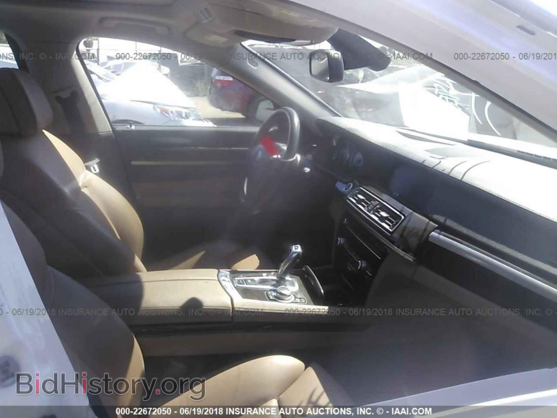 2011 BMW 740 - VIN: WBAKB4C55BC392764 - Фото 5