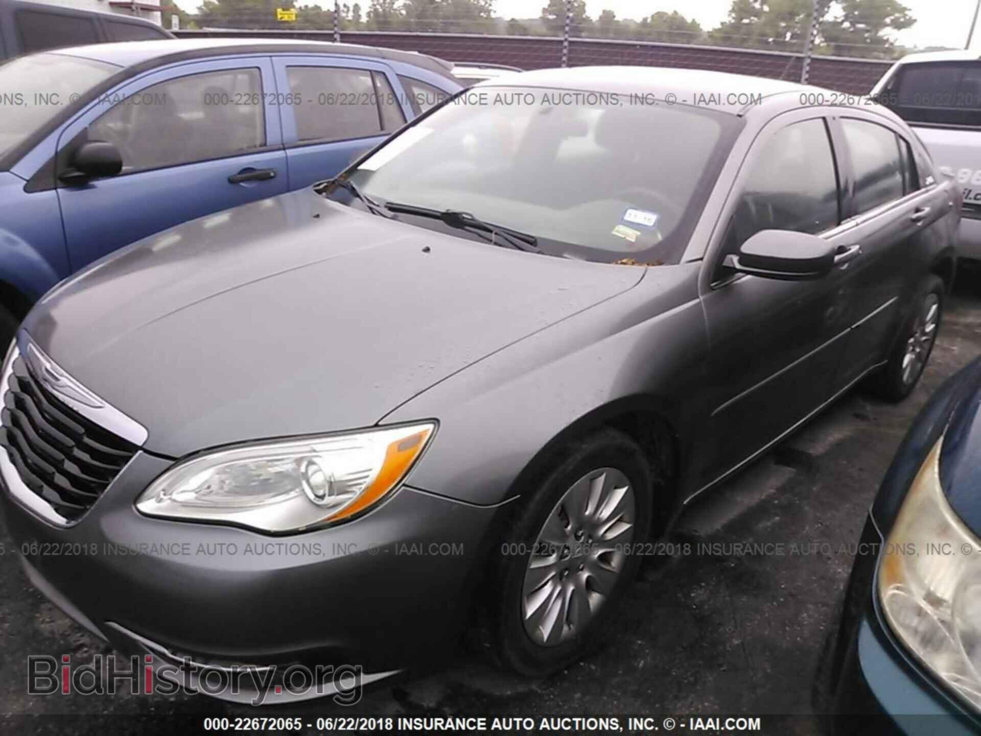2012 Chrysler 200 - VIN: 1C3CCBAB0CN202199 - Фото 2