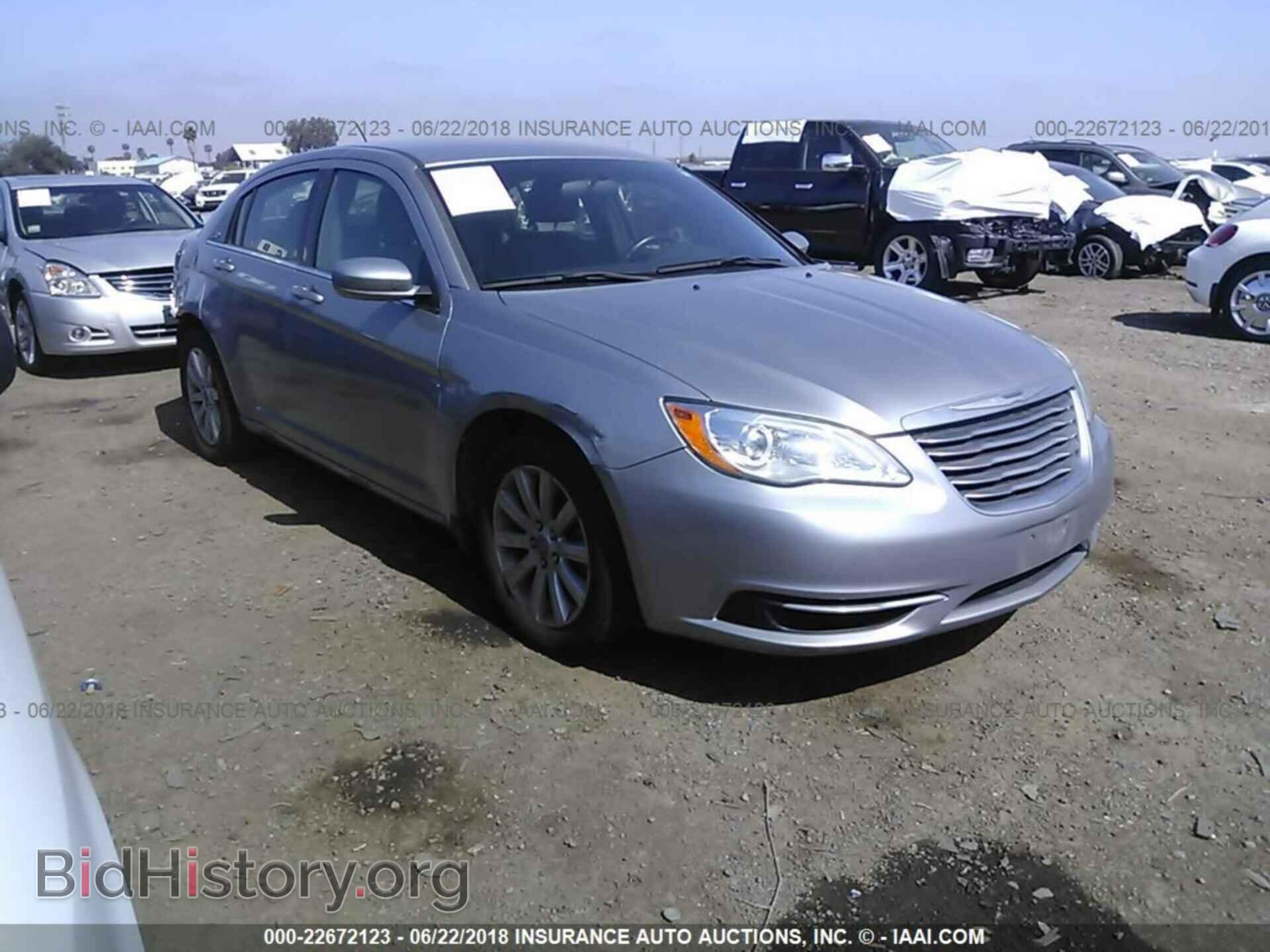 Photo 1C3CCBBG8DN573414 - Chrysler 200 2013