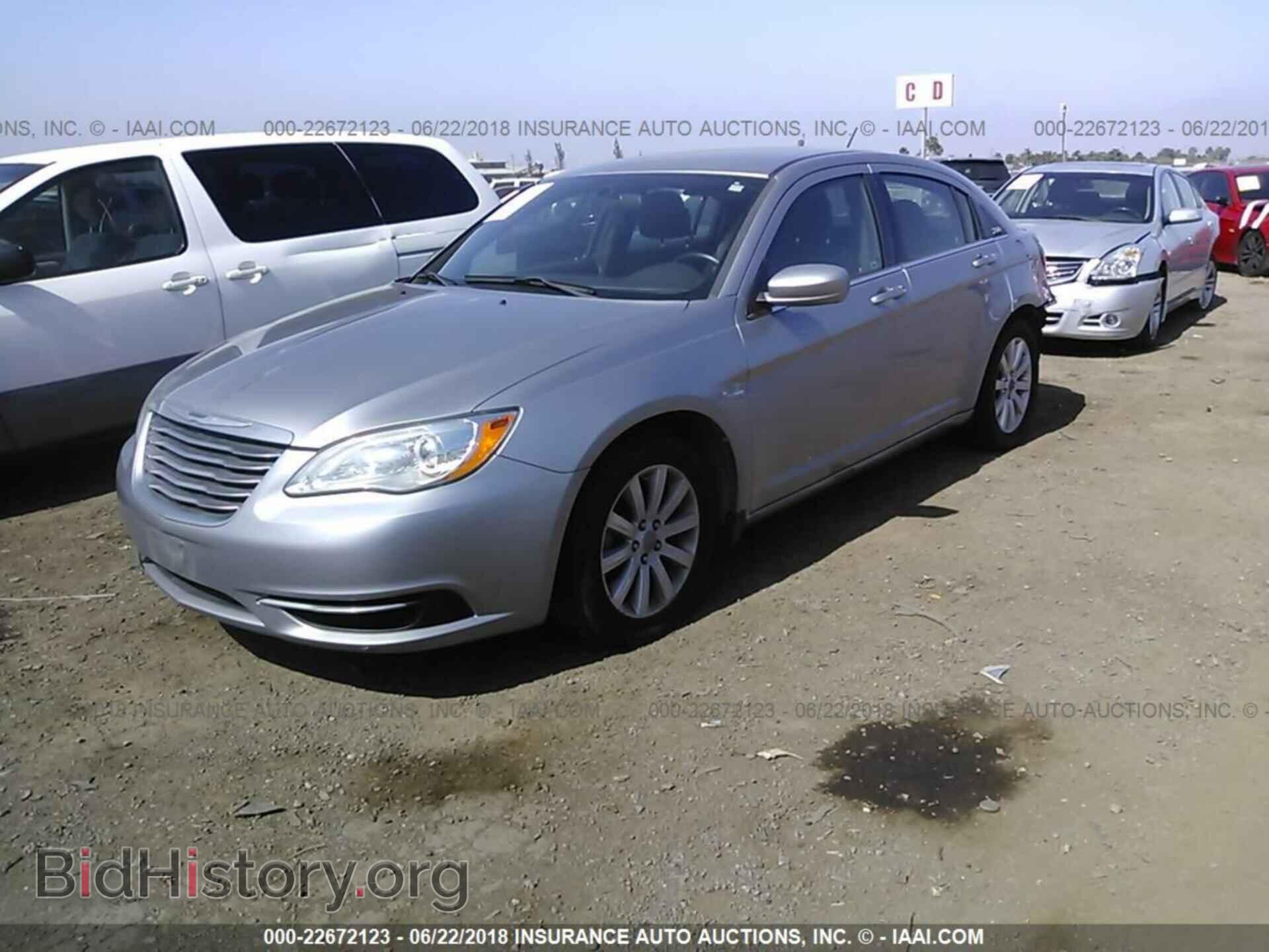 2013 Chrysler 200 - VIN: 1C3CCBBG8DN573414 - Photo 2