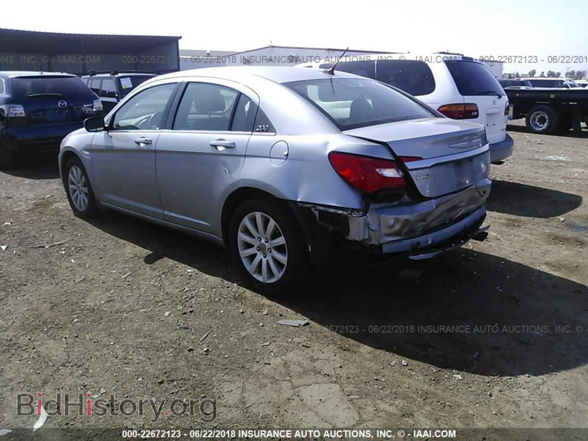 2013 Chrysler 200 - VIN: 1C3CCBBG8DN573414 - Photo 3