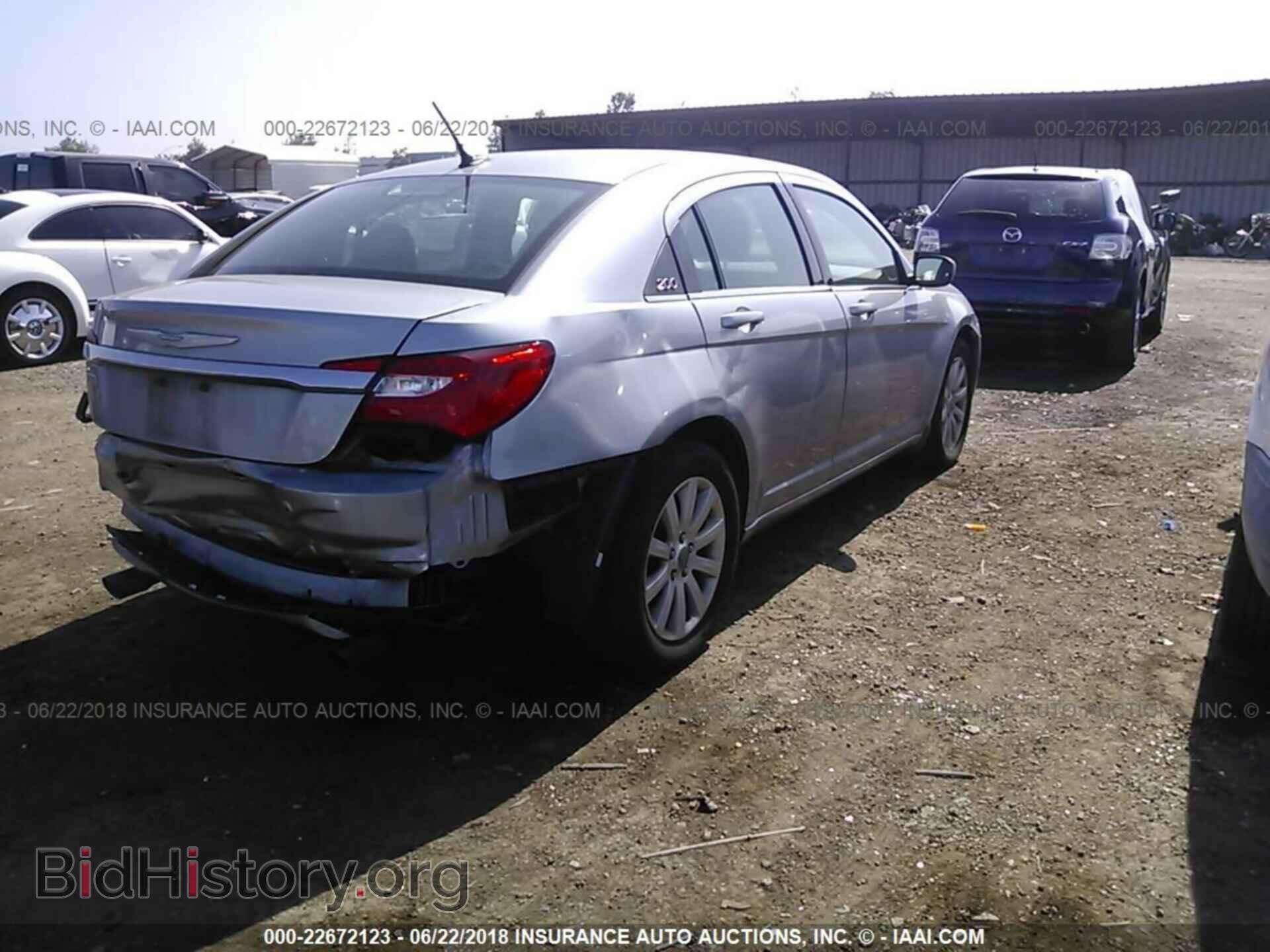2013 Chrysler 200 - VIN: 1C3CCBBG8DN573414 - Photo 4
