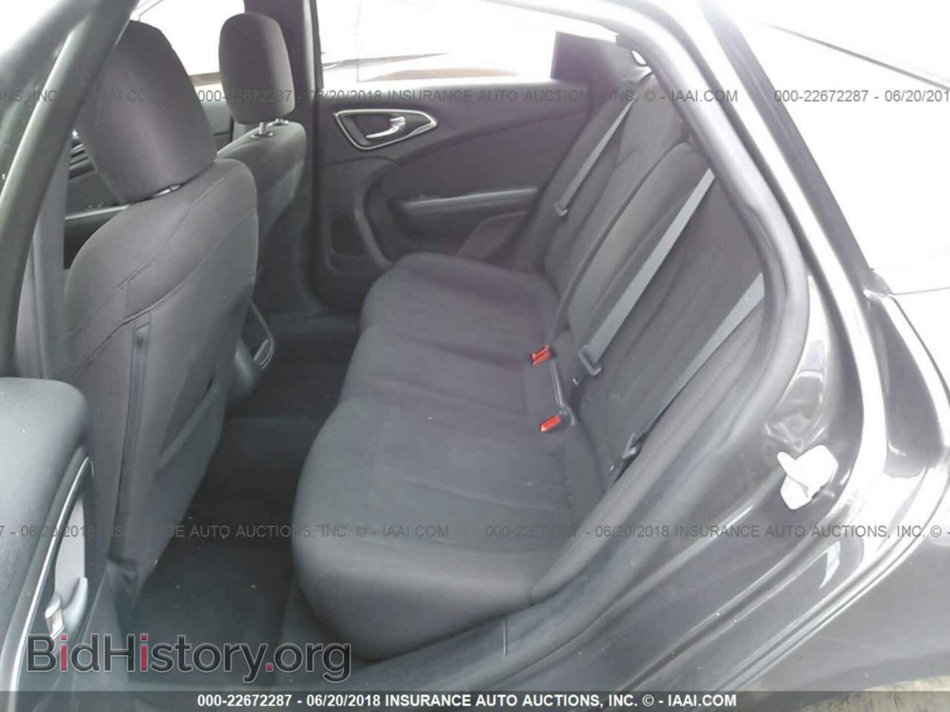 2016 Chrysler 200 - VIN: 1C3CCCAB6GN141372 - Photo 8