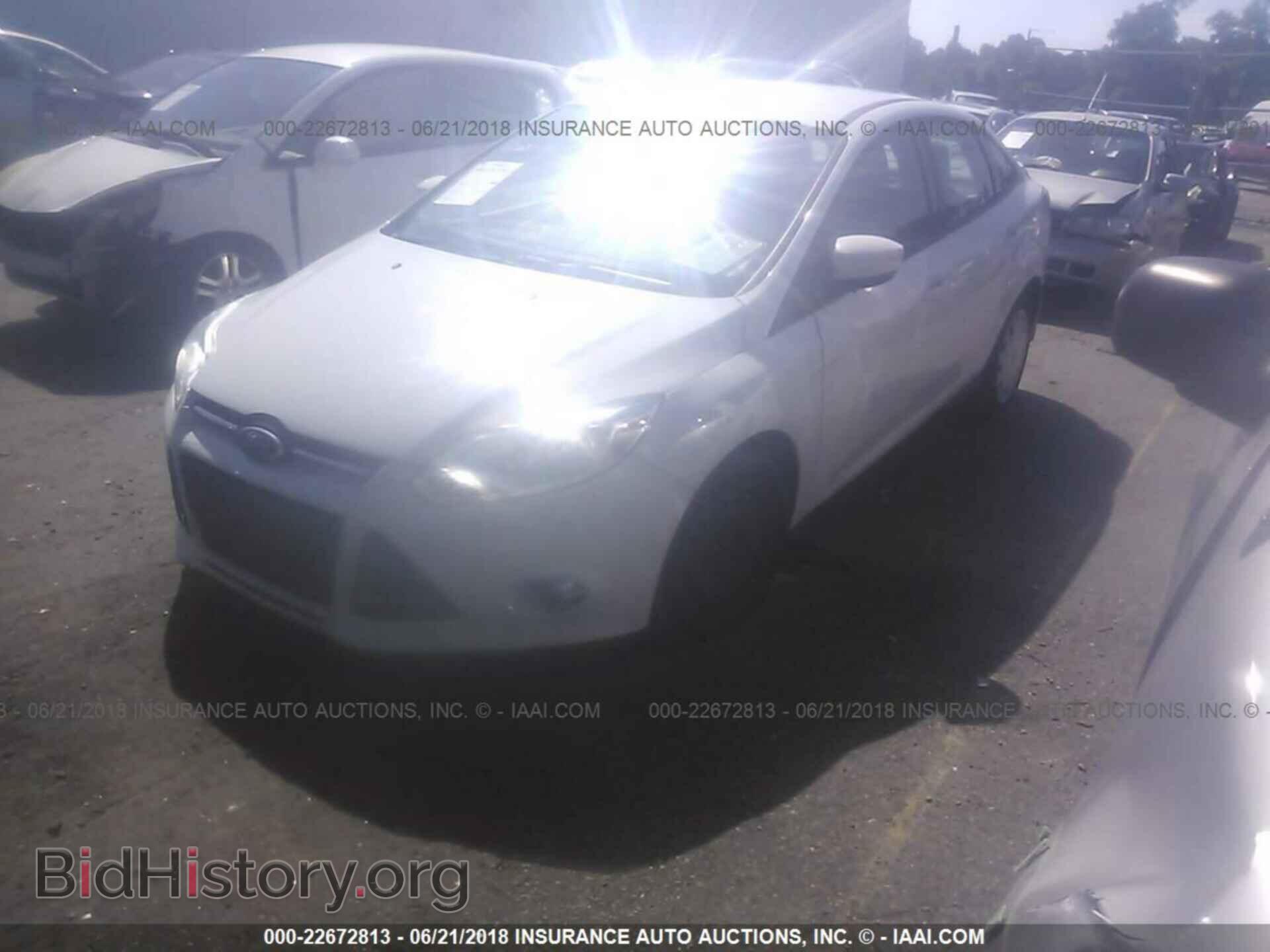 2012 Ford Focus - VIN: 1FAHP3F25CL225175 - Photo 2