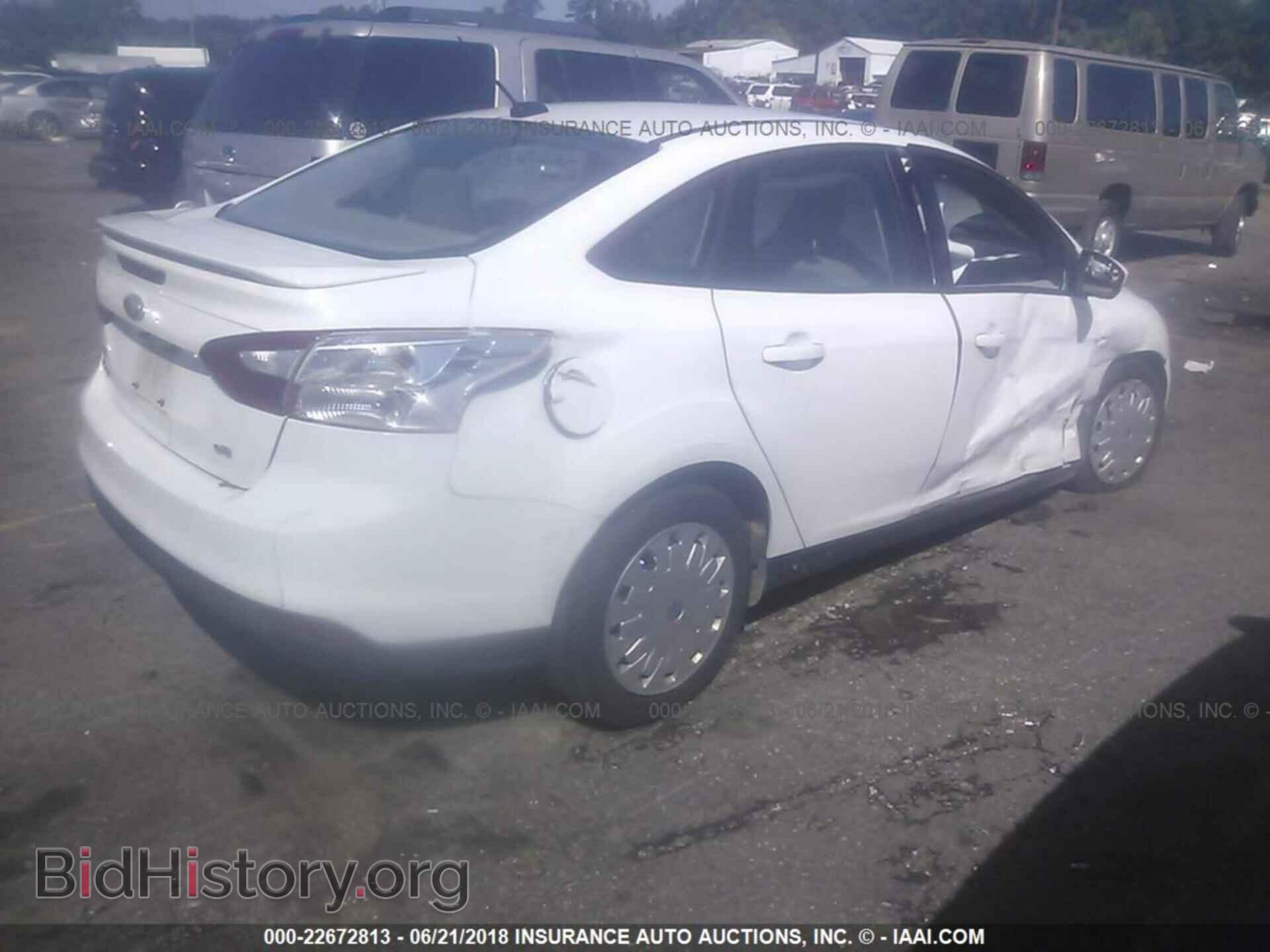2012 Ford Focus - VIN: 1FAHP3F25CL225175 - Photo 4