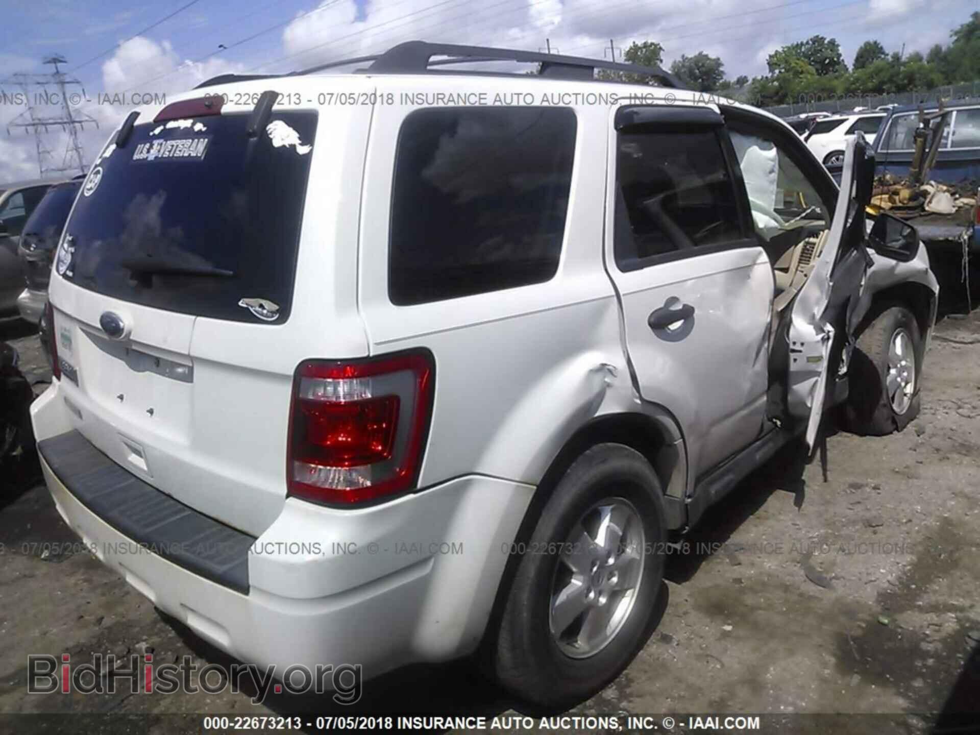 2011 Ford Escape - VIN: 1FMCU9D70BKA52373 - Фото 4