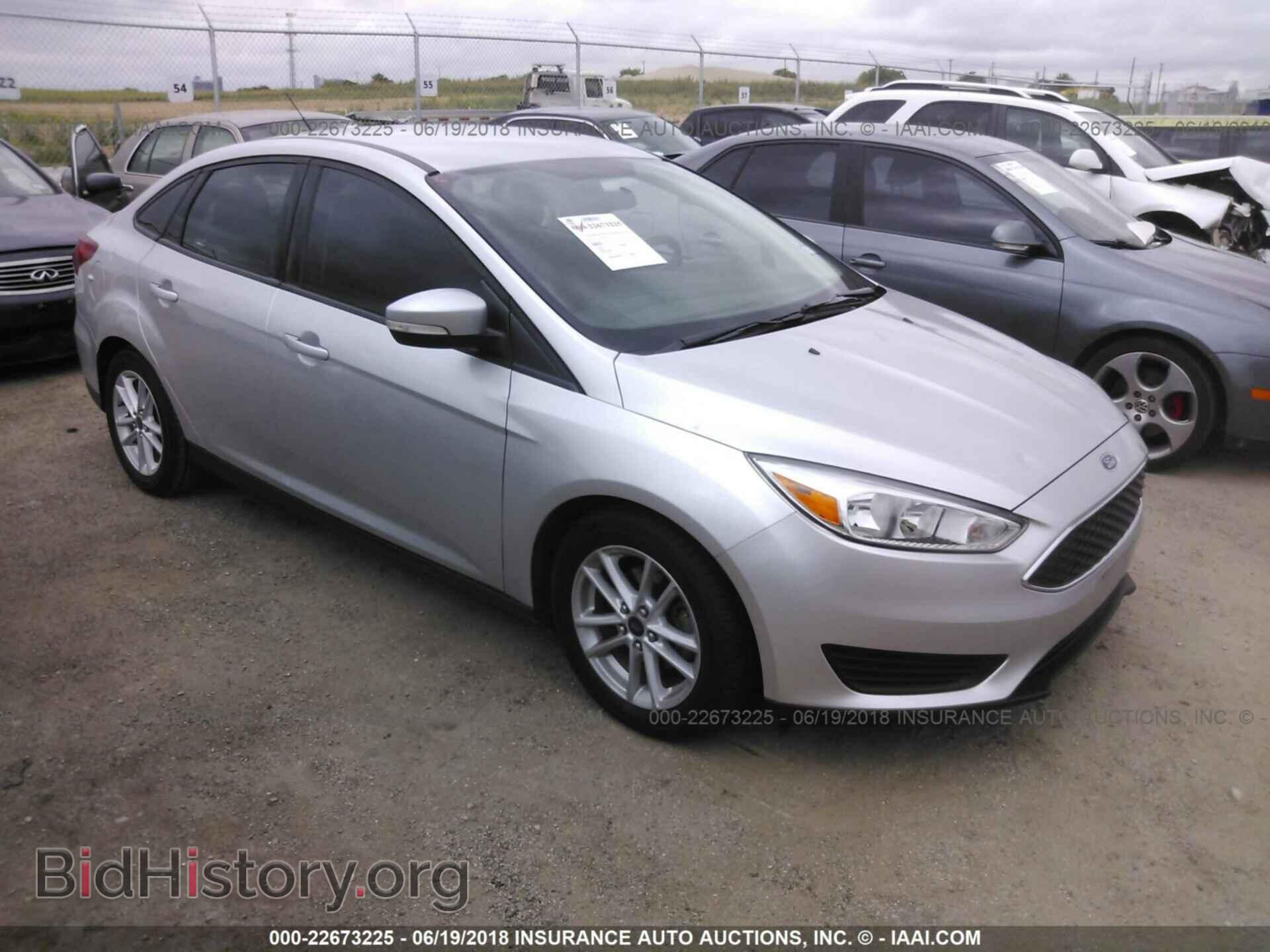 Photo 1FADP3F2XFL305901 - Ford Focus 2015