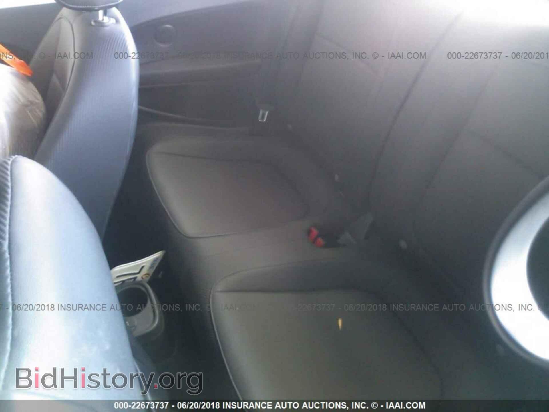 2014 Volkswagen Beetle - VIN: 3VWJP7AT6EM608852 - Фото 8