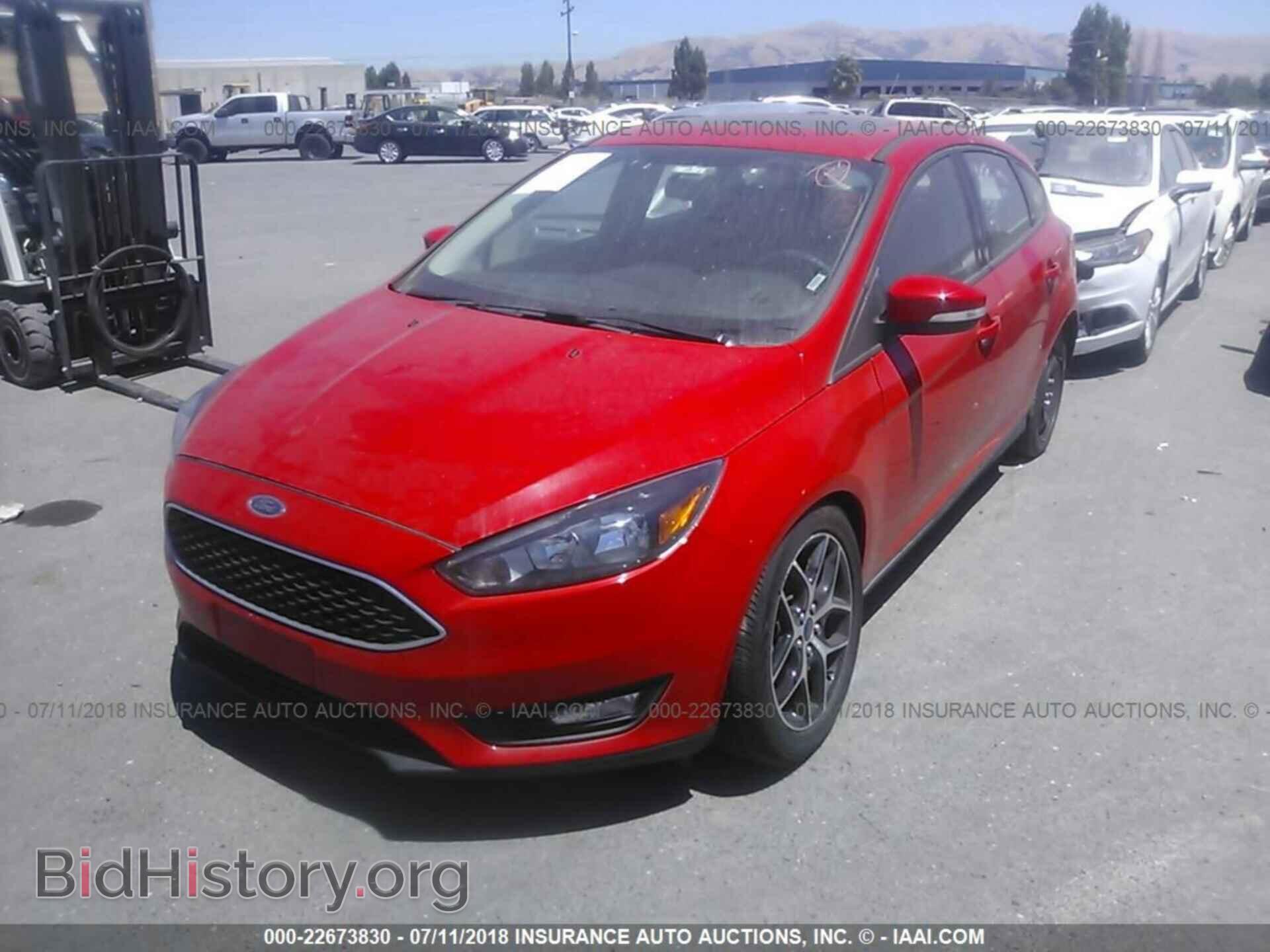 2017 Ford Focus - VIN: 1FADP3M23HL225068 - Photo 2