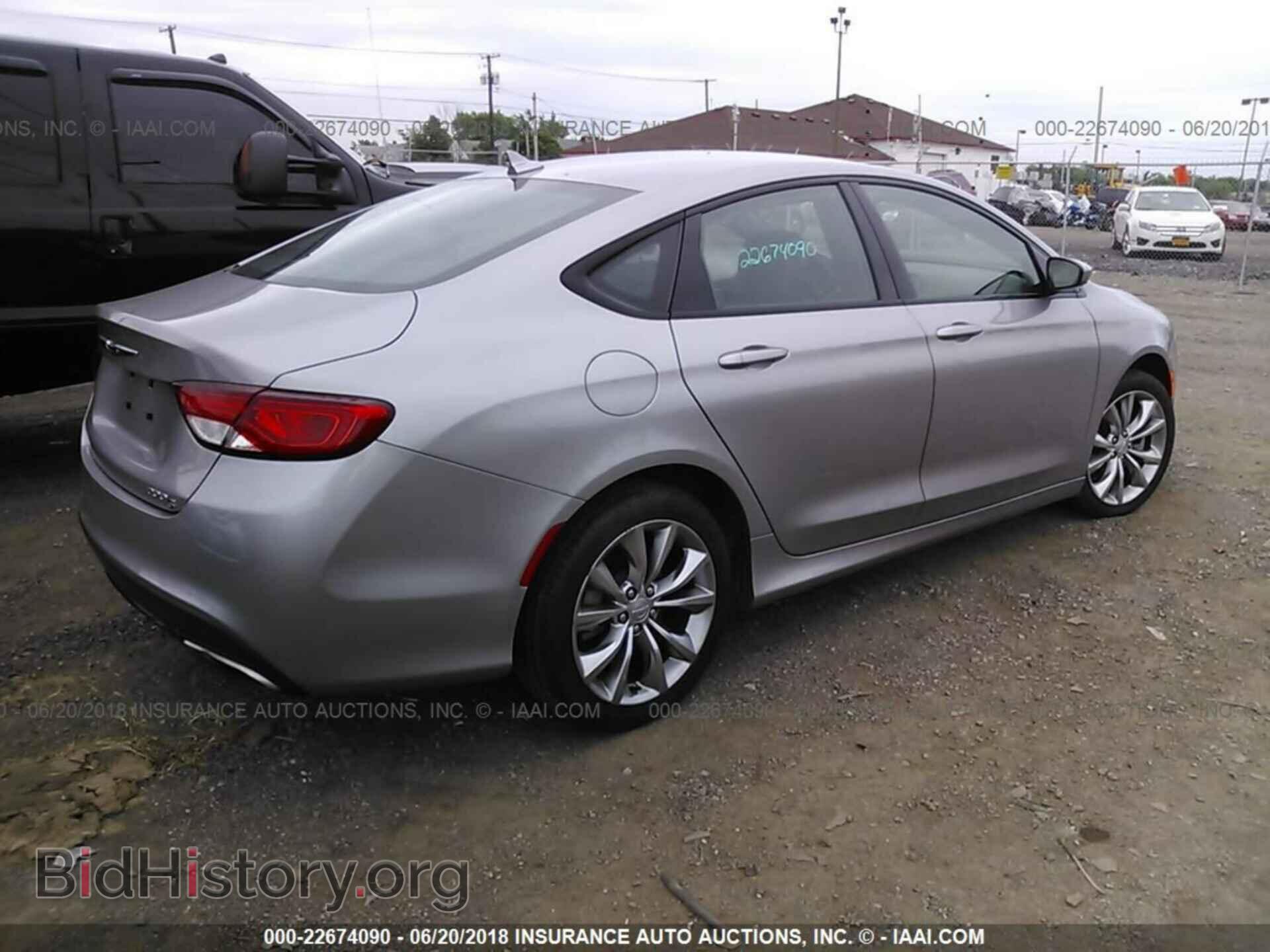 2016 Chrysler 200 - VIN: 1C3CCCBB2GN117665 - Photo 4