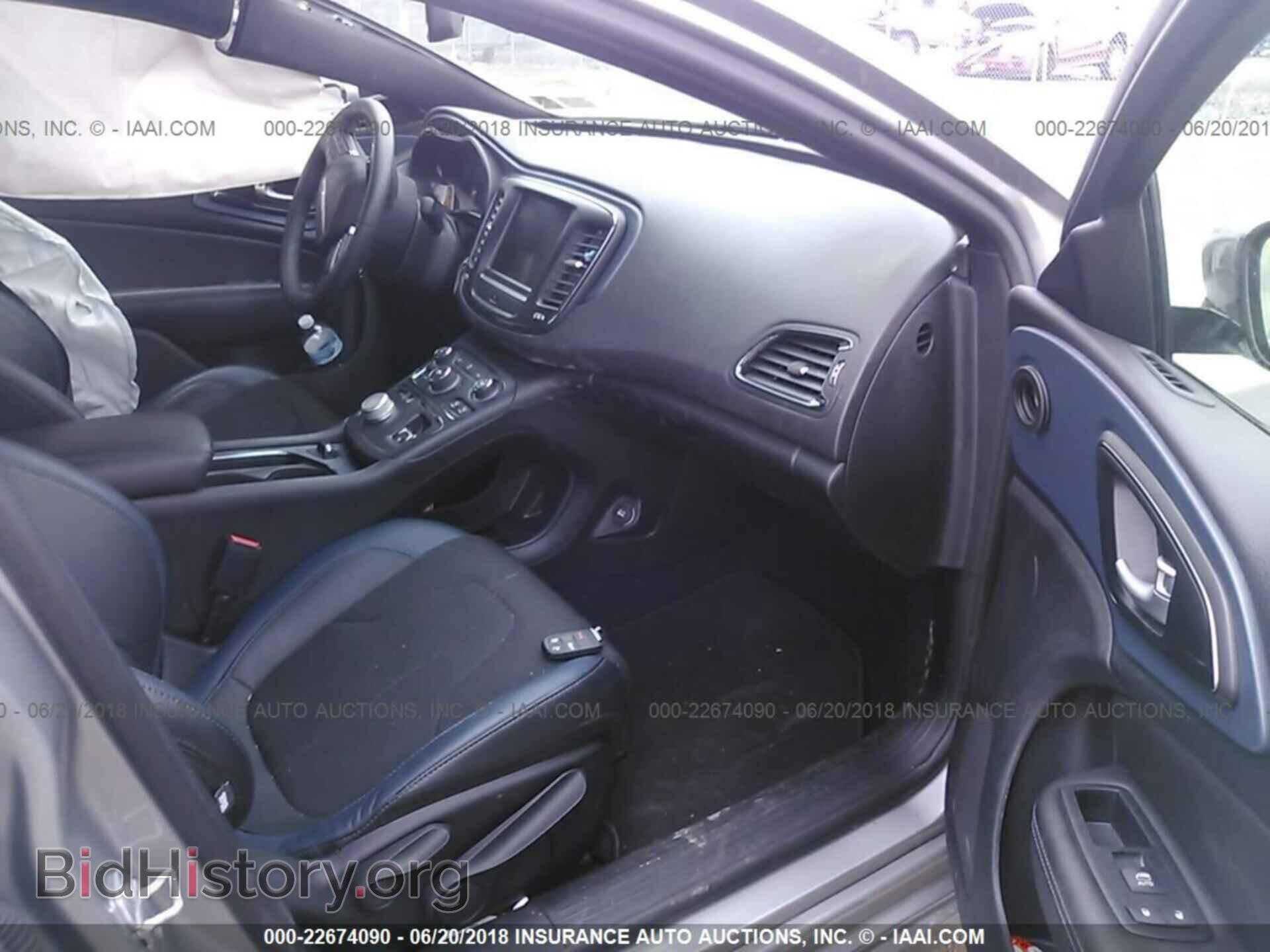 2016 Chrysler 200 - VIN: 1C3CCCBB2GN117665 - Photo 5