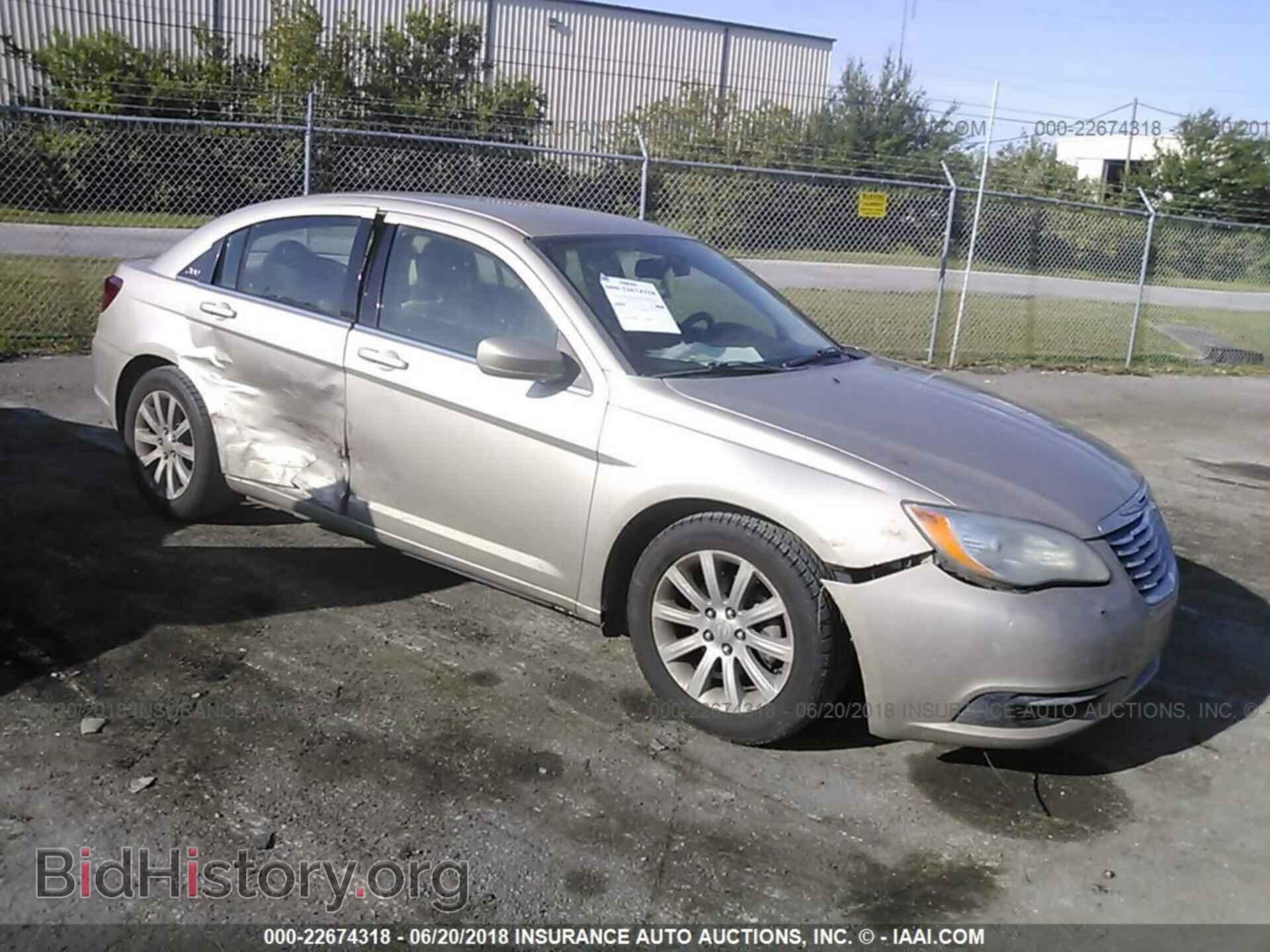 Photo 1C3CCBBB7EN172149 - Chrysler 200 2014
